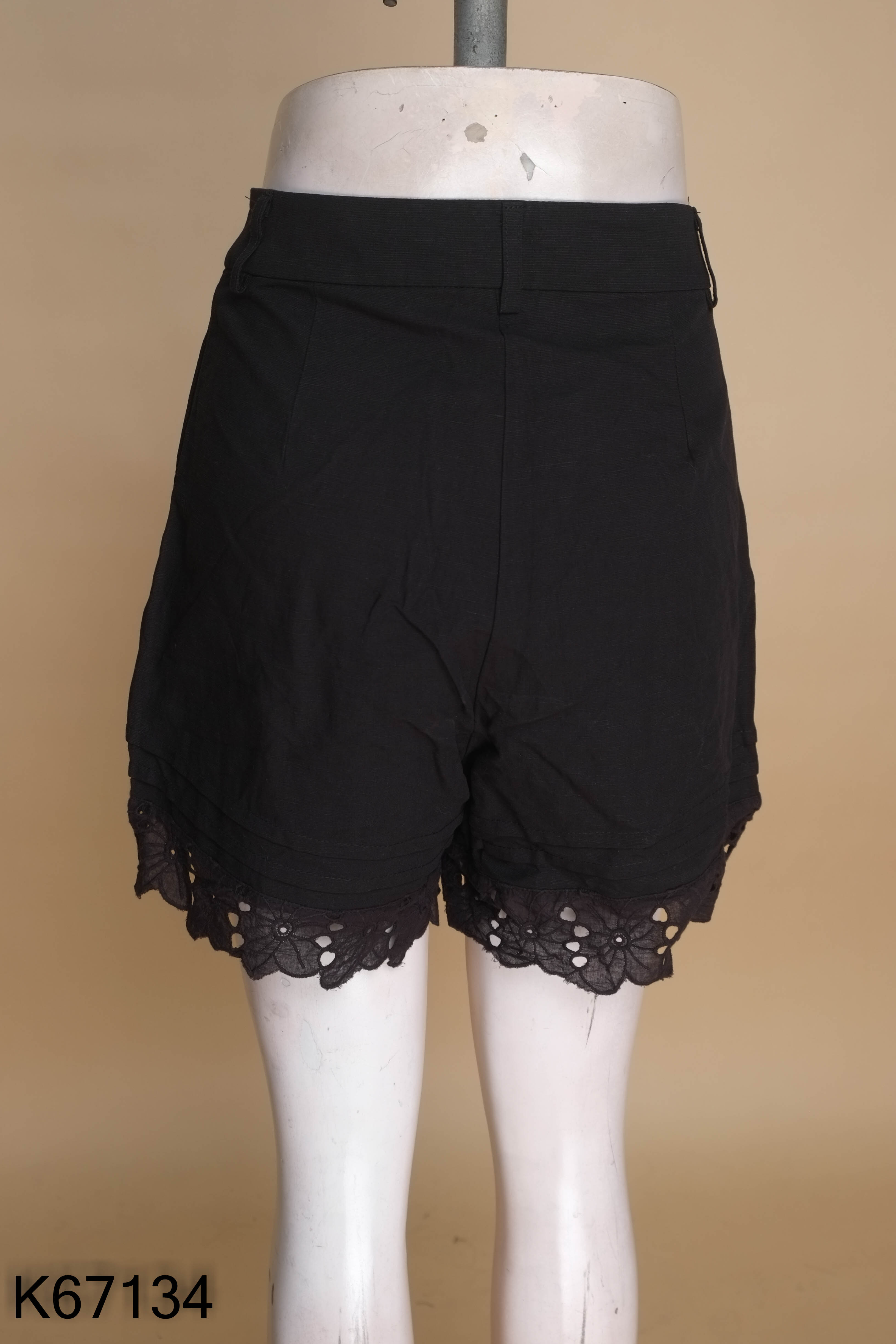 Quần ZARA( xuất) đen phối ren