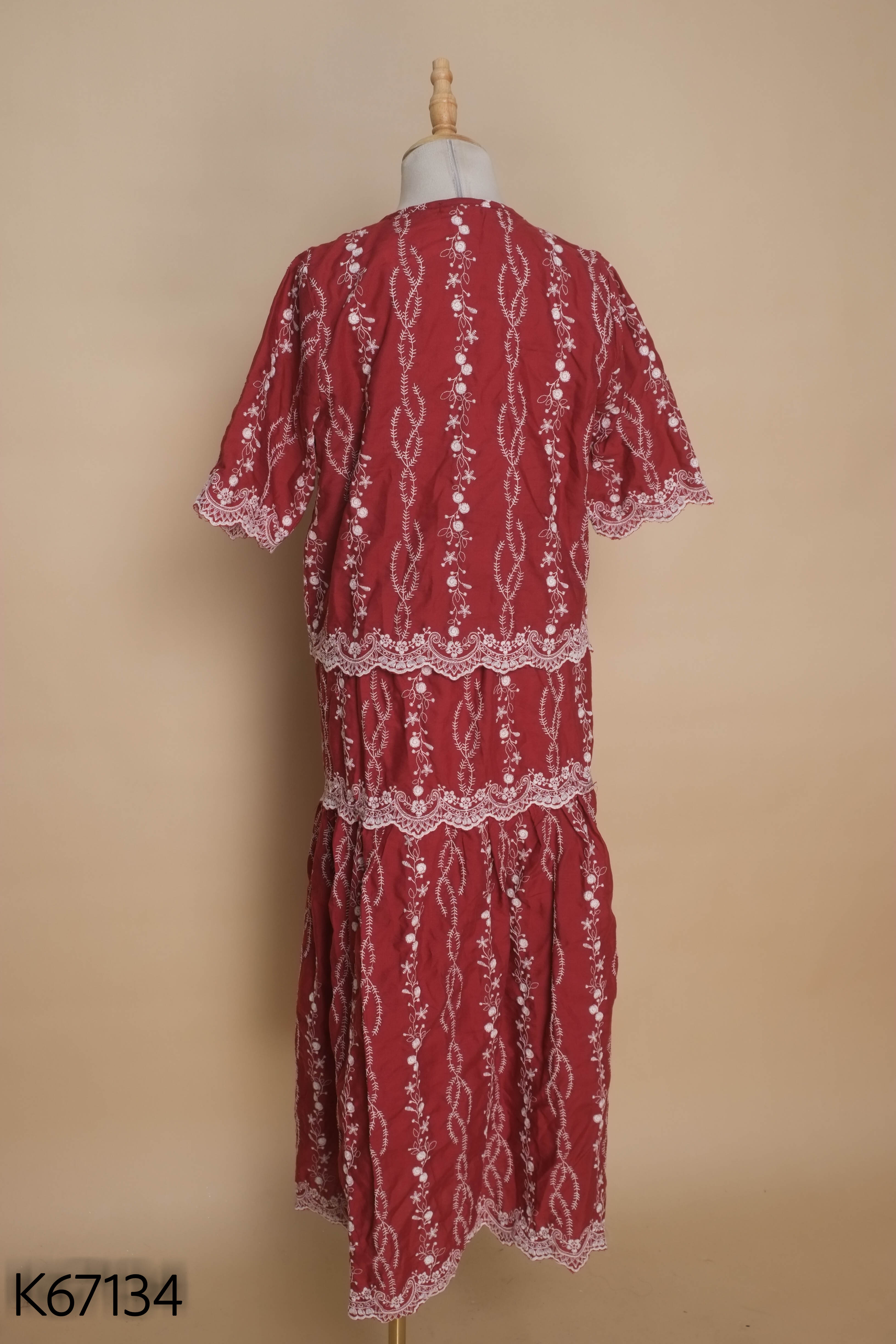 Set Áo đỏ thêu hoa + Chân váy đỏ dài