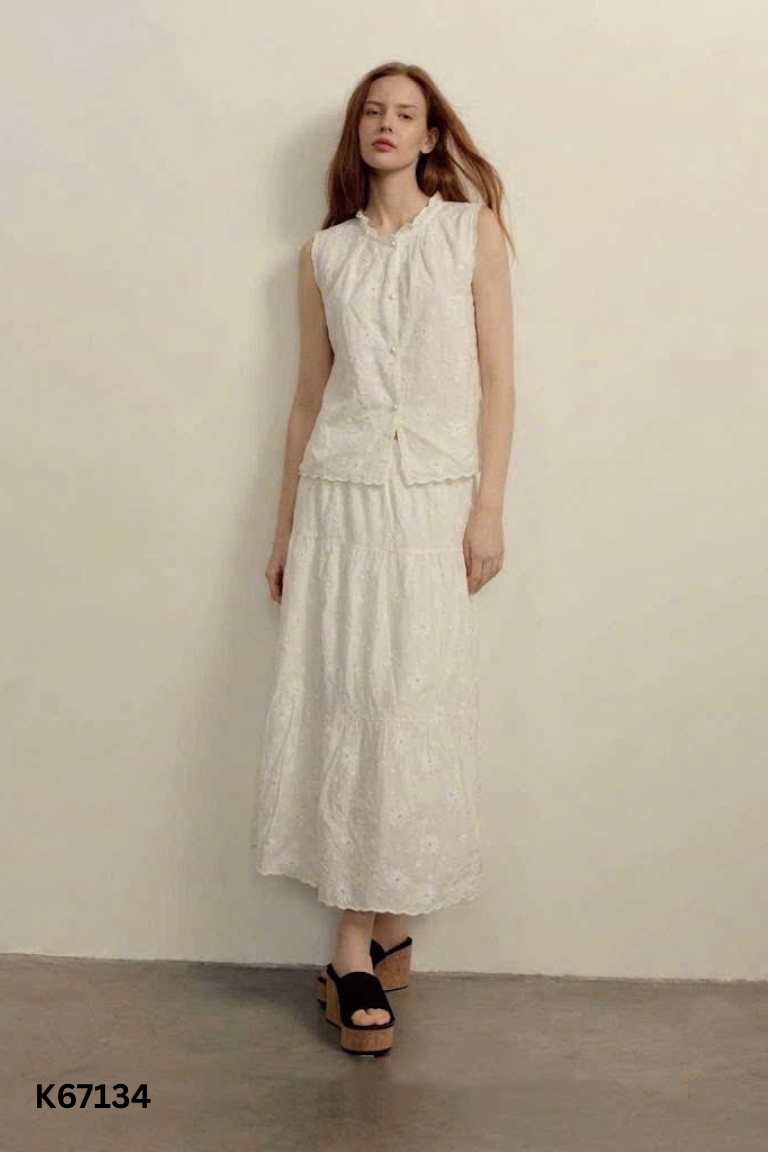 Set áo + chân váy be họa tiết