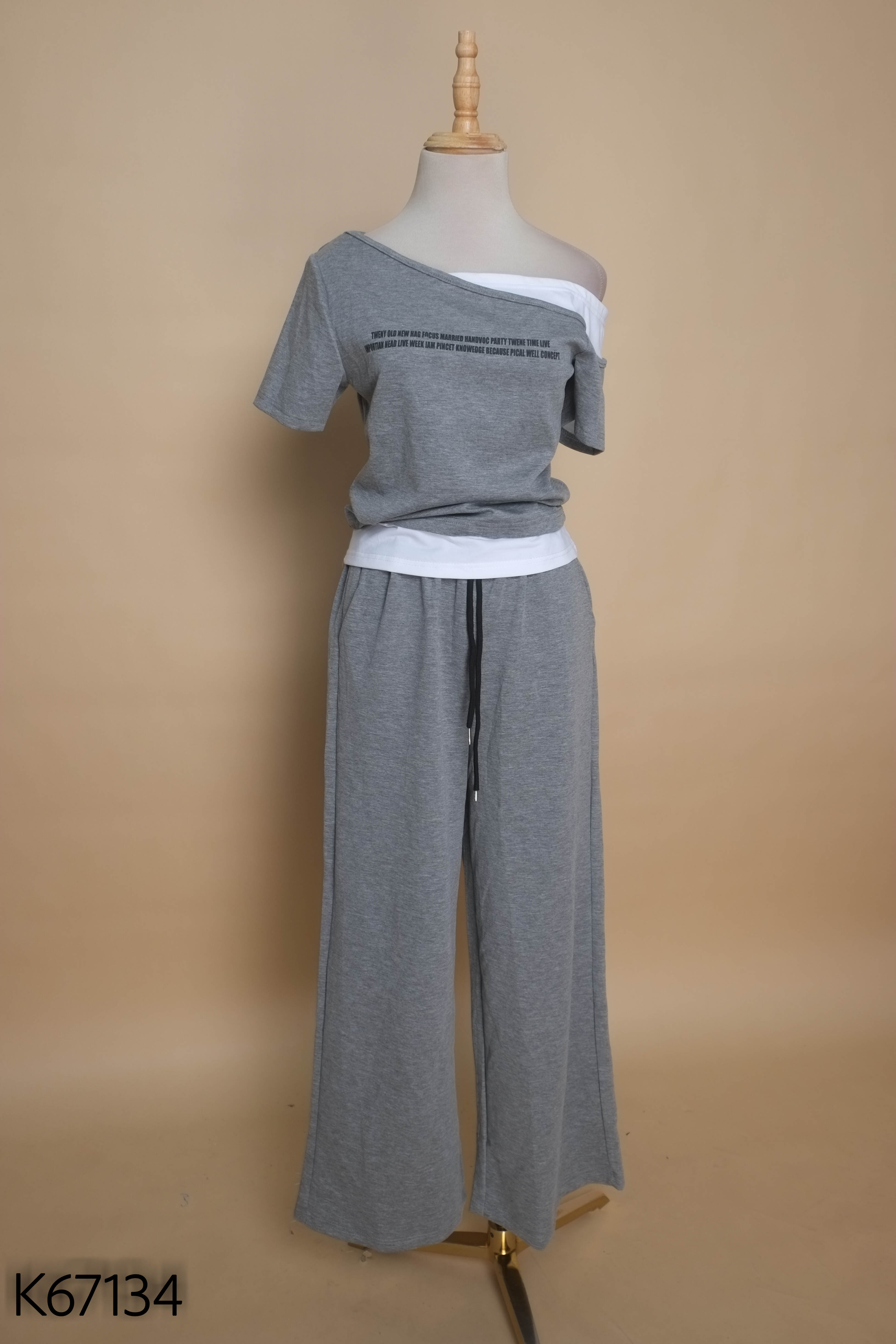 NEWTAG Set áo trễ vai + quần dài xám