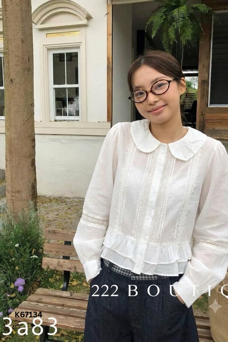 Áo sơ mi trắng cổ sen phối ren