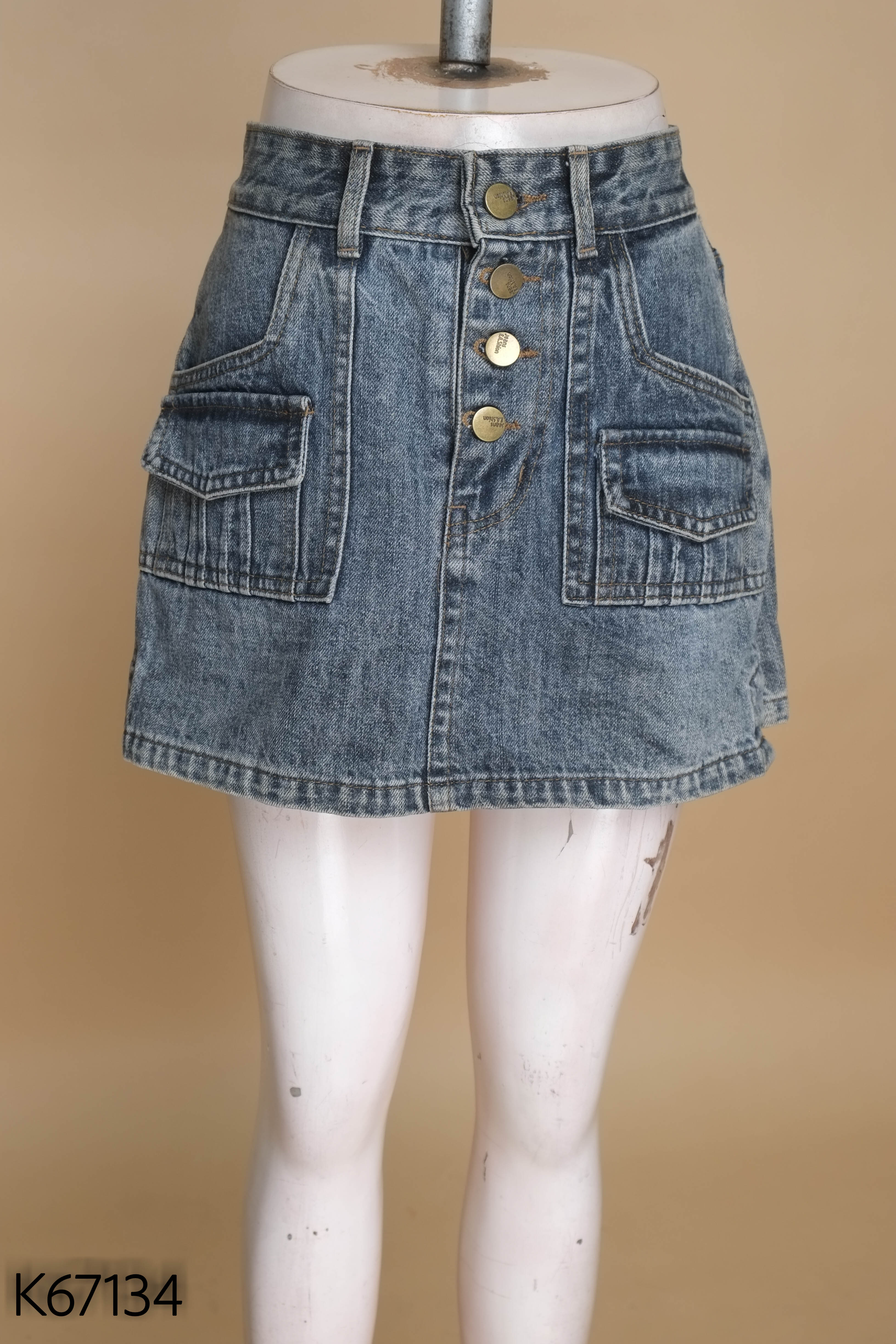 Chân váy jeans xanh phối túi