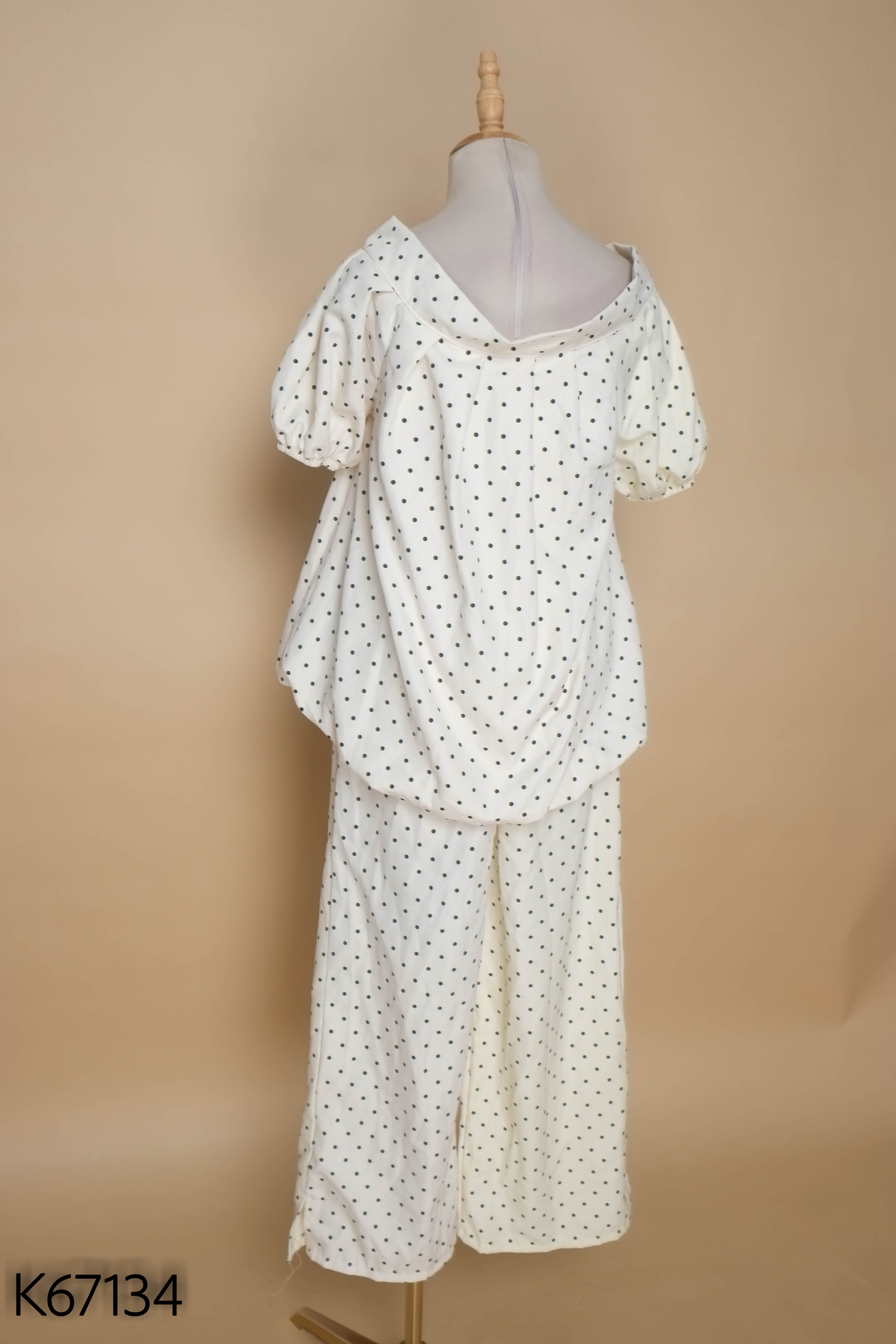 NEWTAG SET Áo be chấm bi + Quàn dài be chấm bi