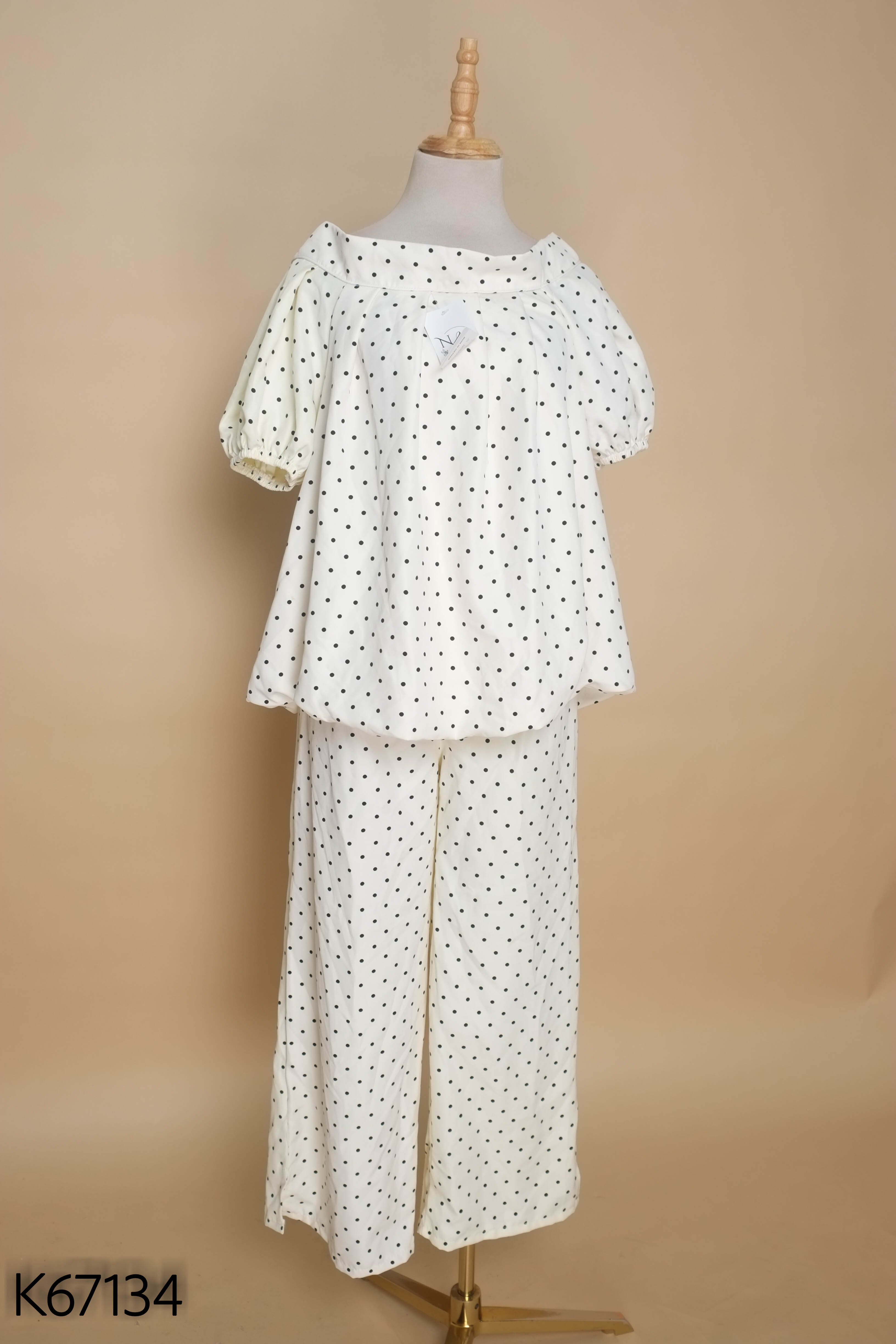 NEWTAG SET Áo be chấm bi + Quàn dài be chấm bi