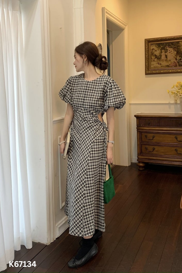 Váy đen caro trắng