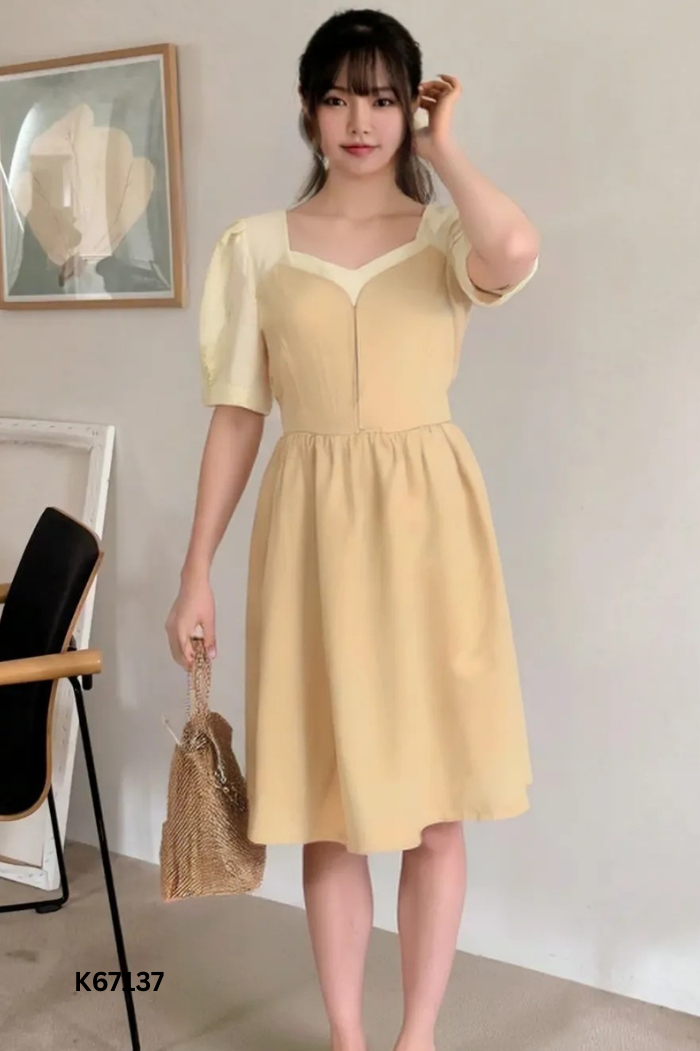 Váy vàng tay bồng