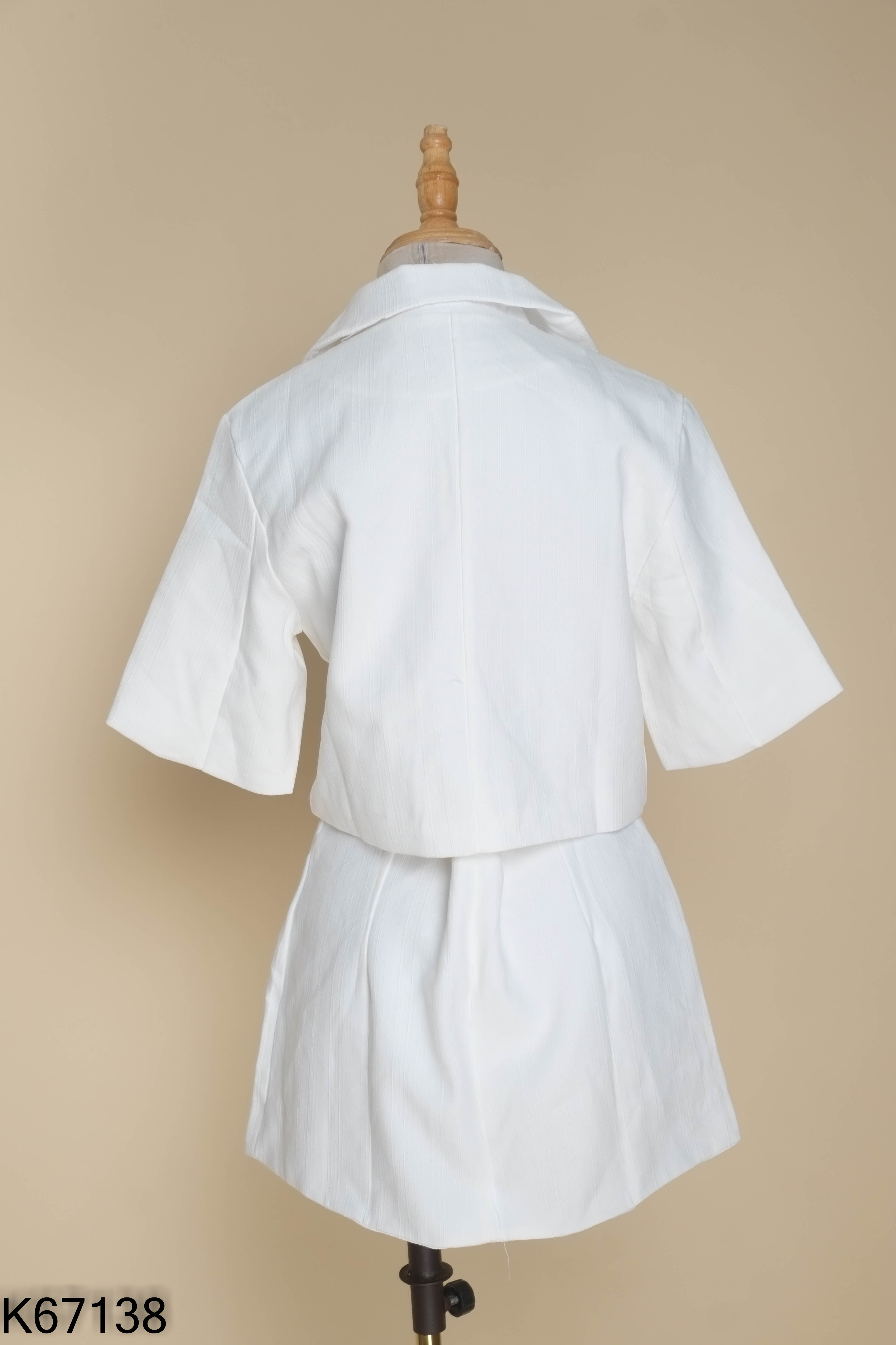 SET Áo cổ vest trắng + chân váy