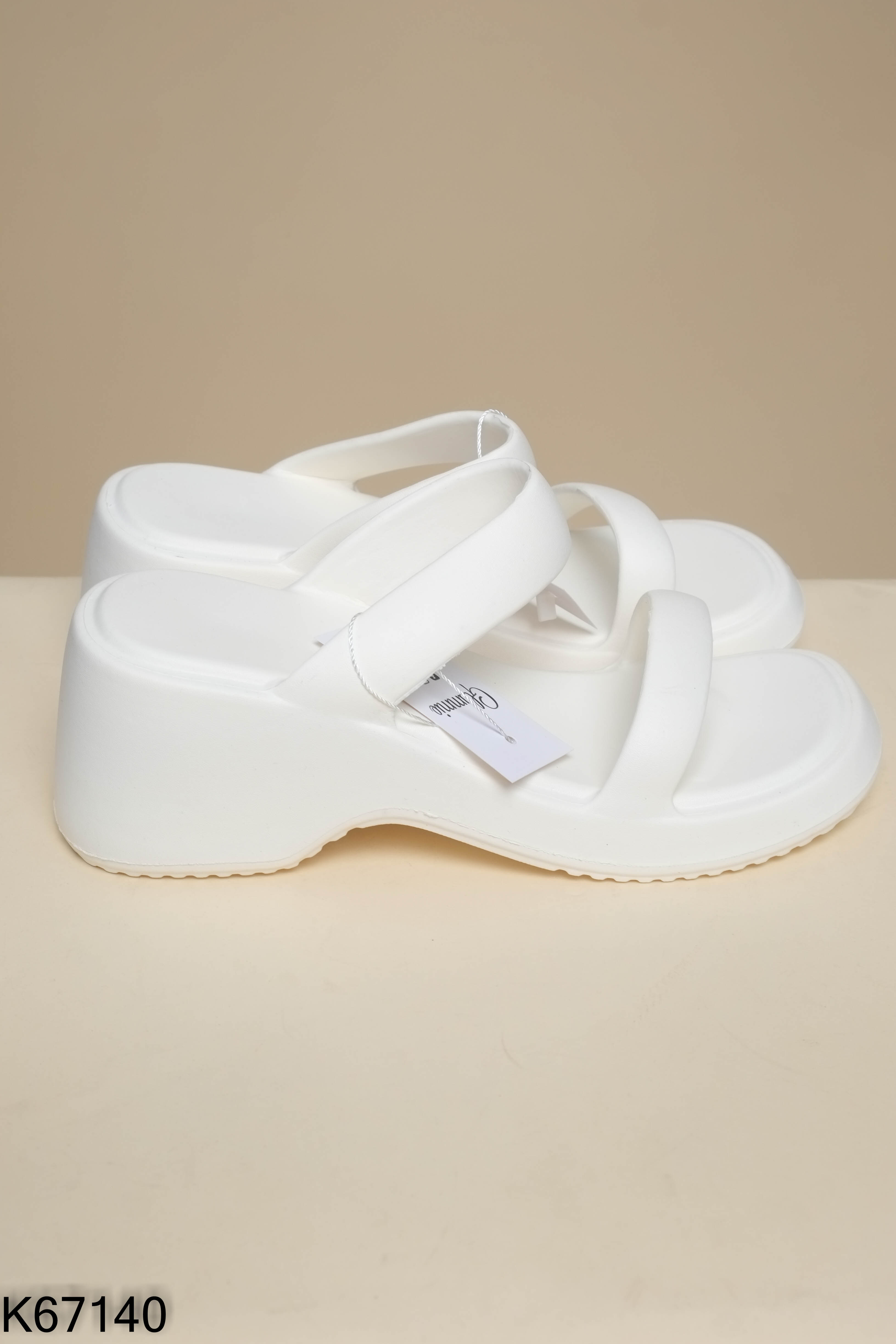 NEW Sandals be trơn