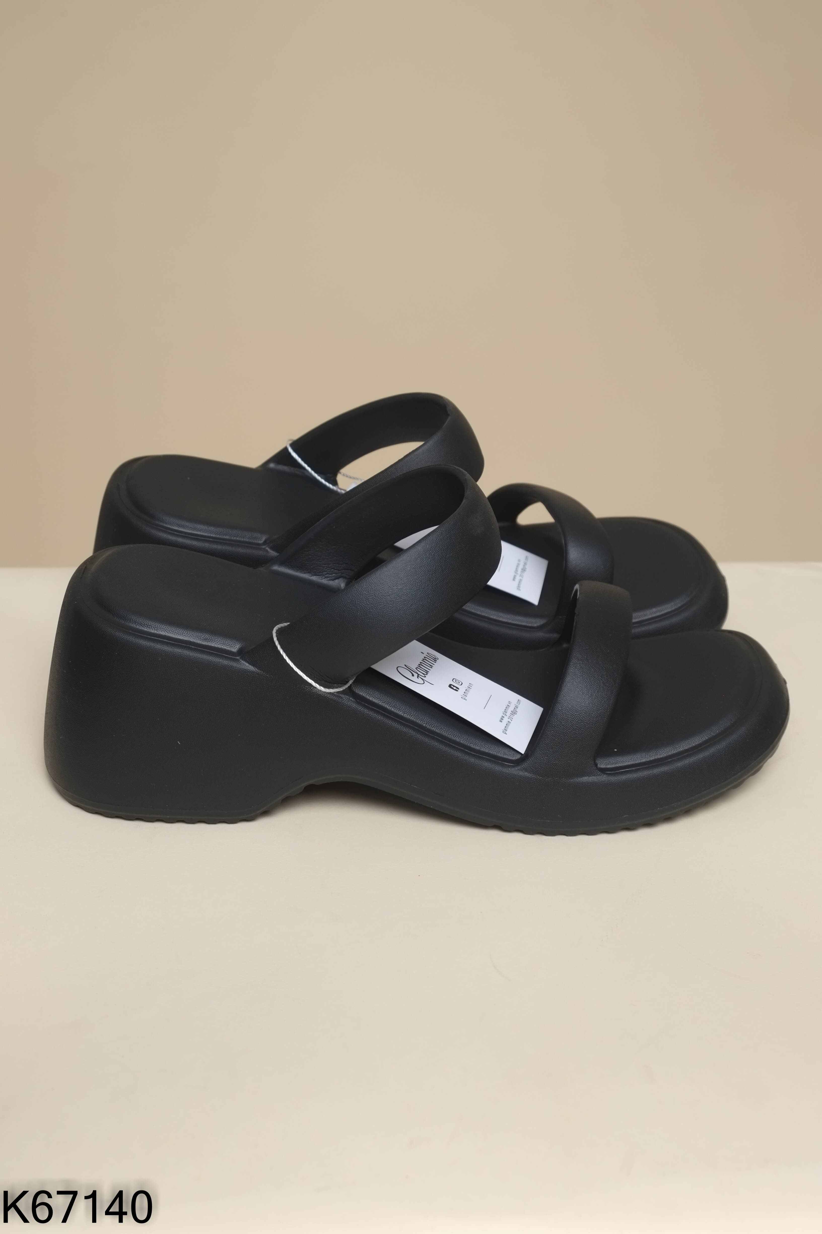 NEW Sandals đen trơn