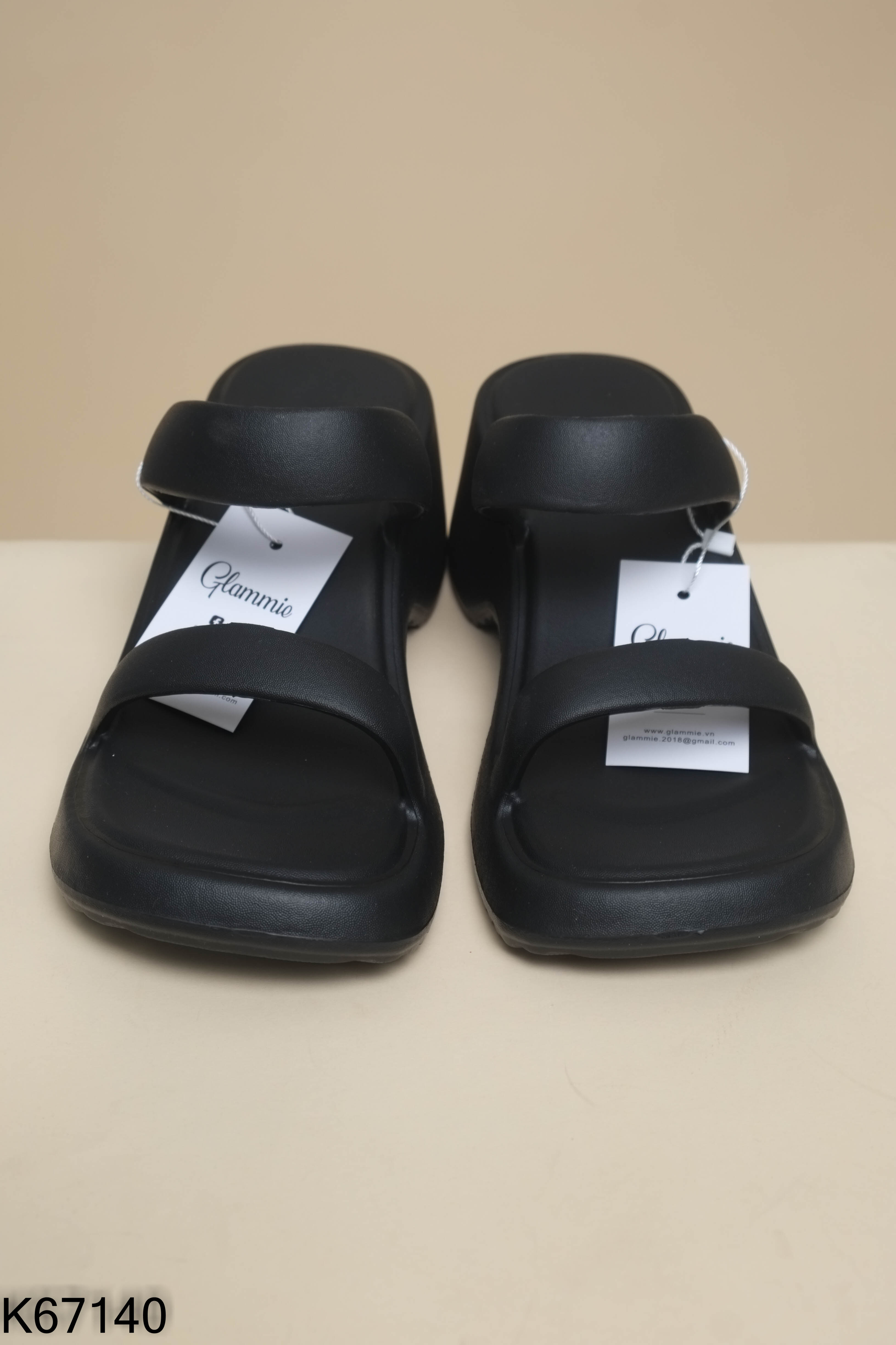 NEW Sandals đen trơn