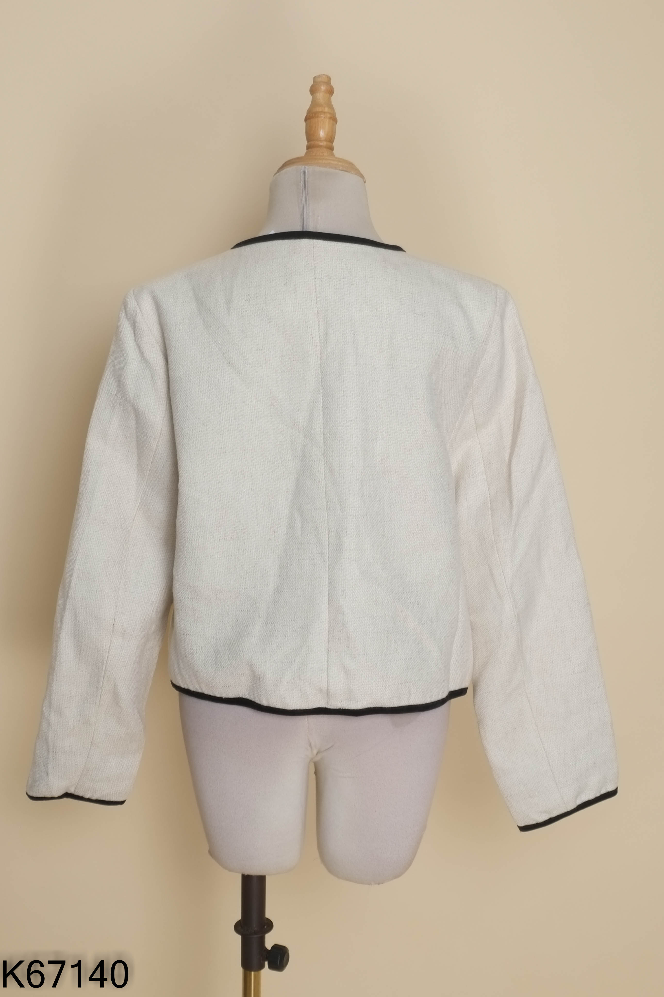 Áo dạ tweed trắng RS STU viền đen
