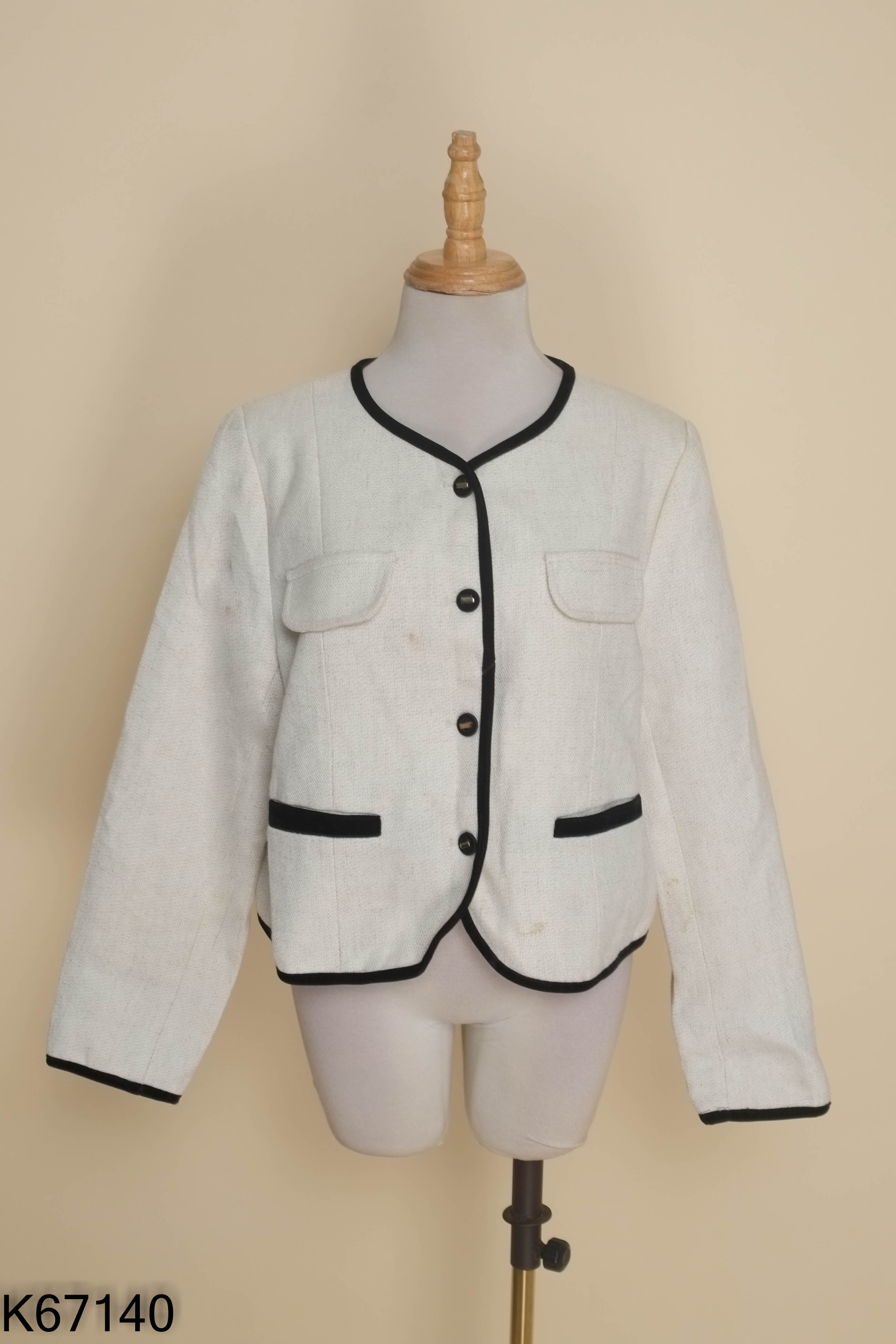 Áo dạ tweed trắng RS STU viền đen