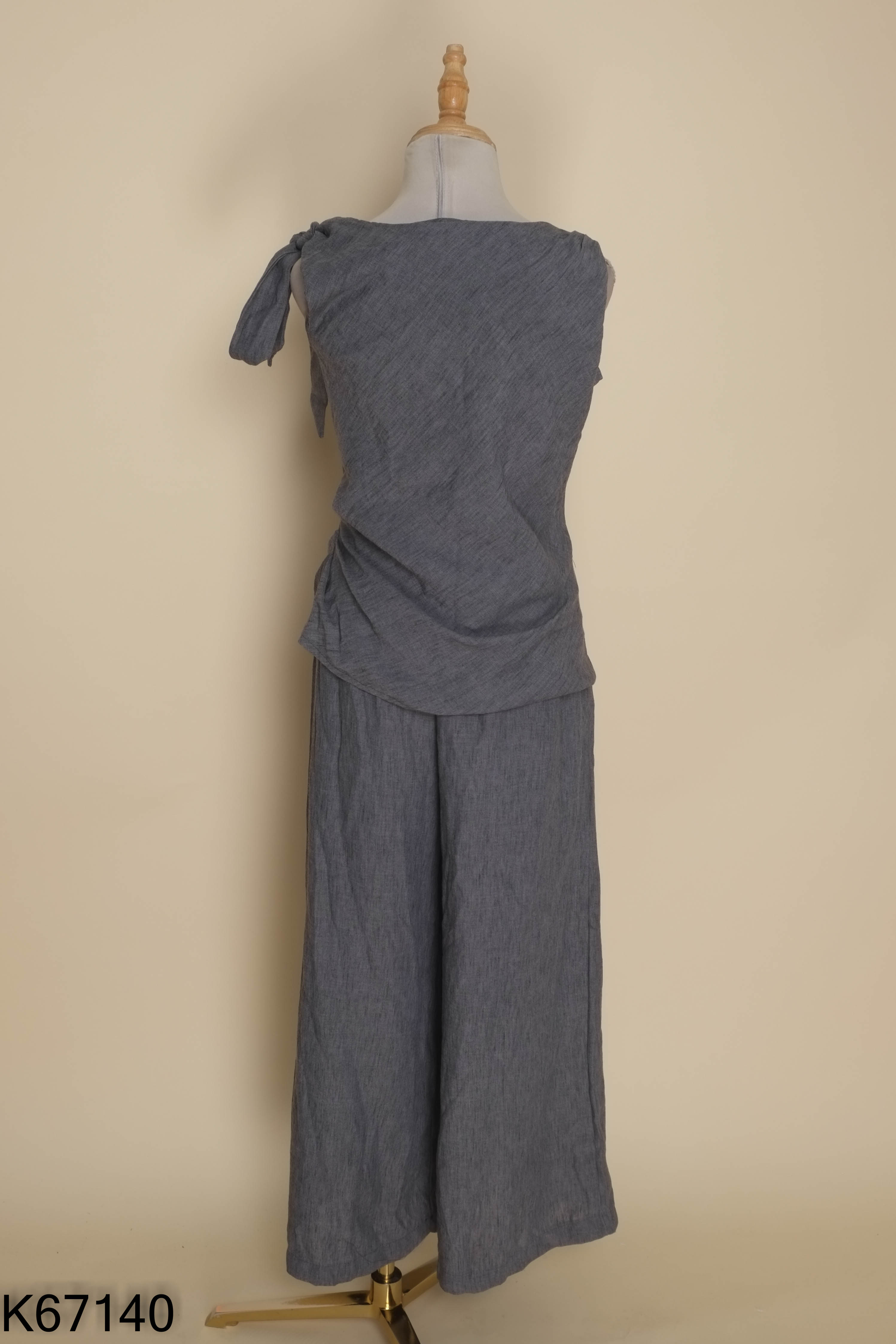 NEWTAG LAUREN set sát nách ghi+quần