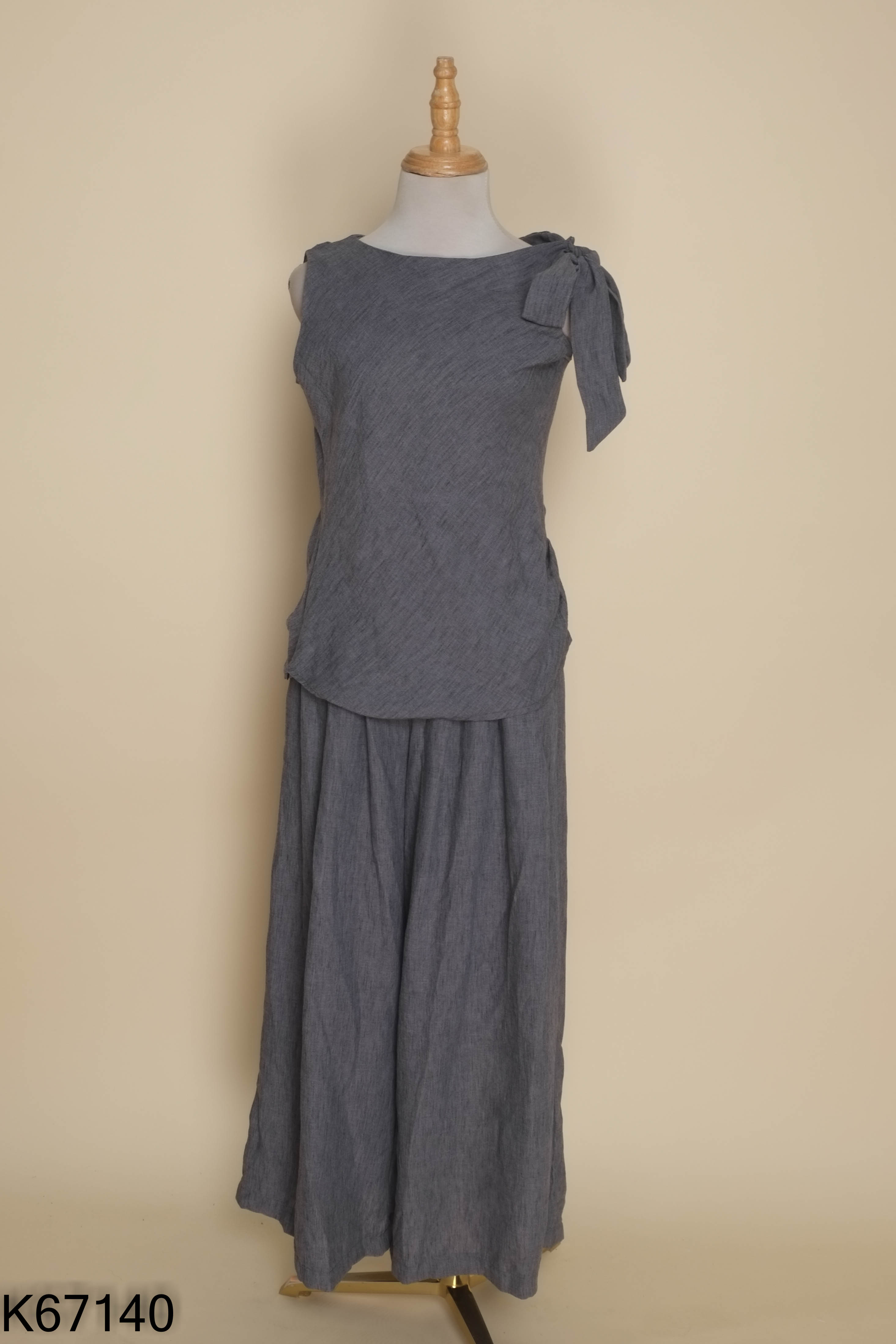 NEWTAG LAUREN set sát nách ghi+quần