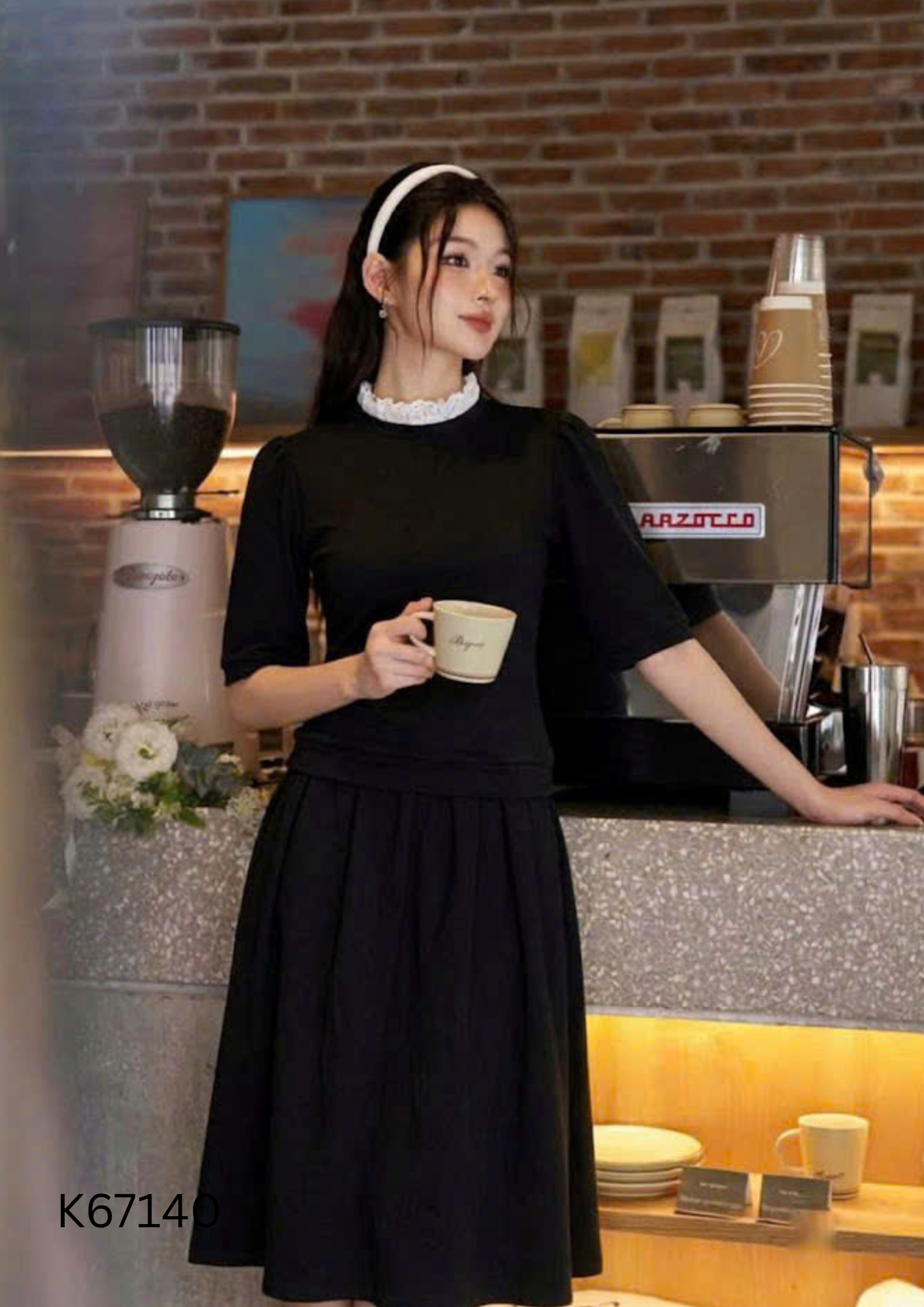 NEWTAG Set áo + chân váy đen mix ren trắng