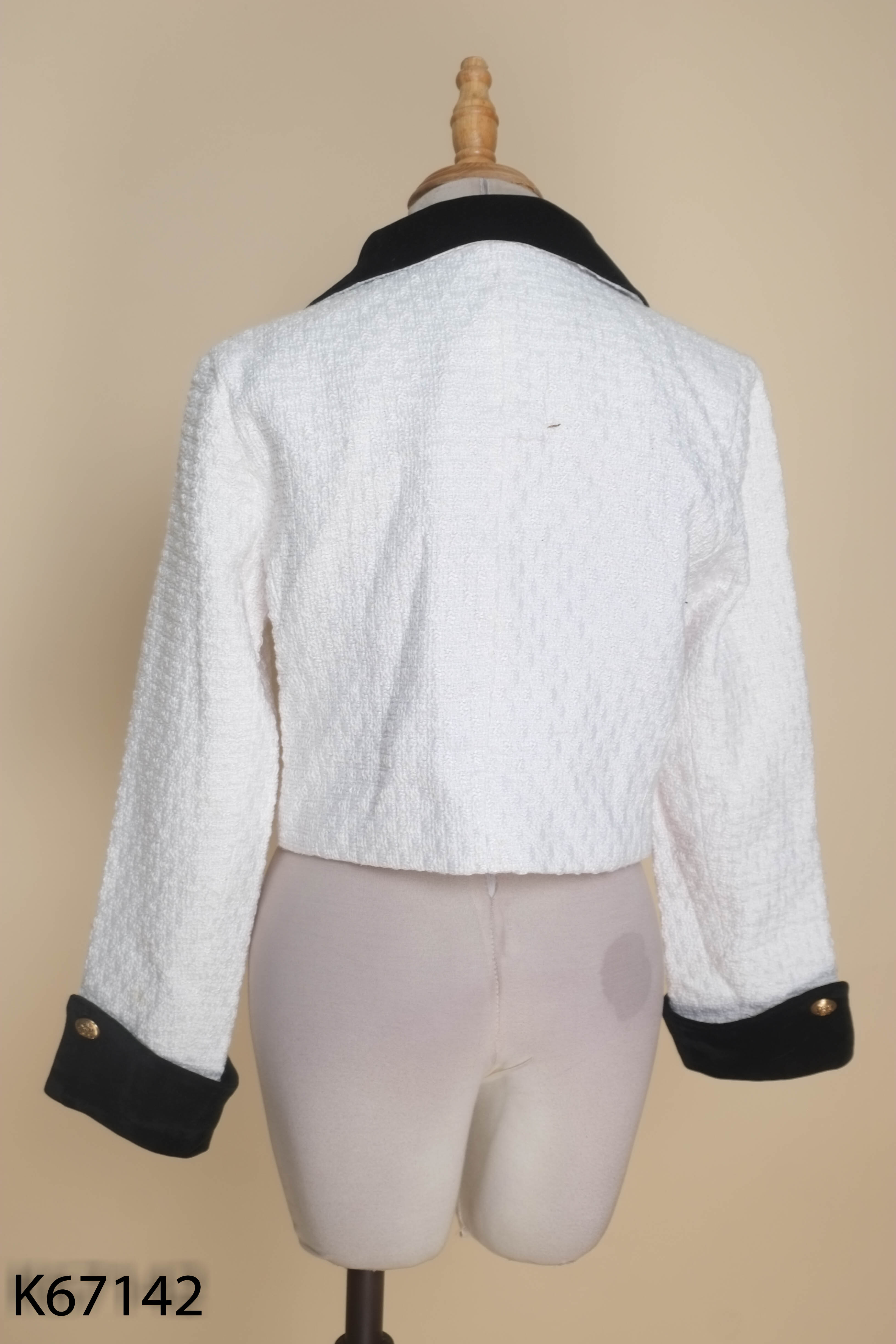 Áo tweed len trắng cổ nhung ngắn