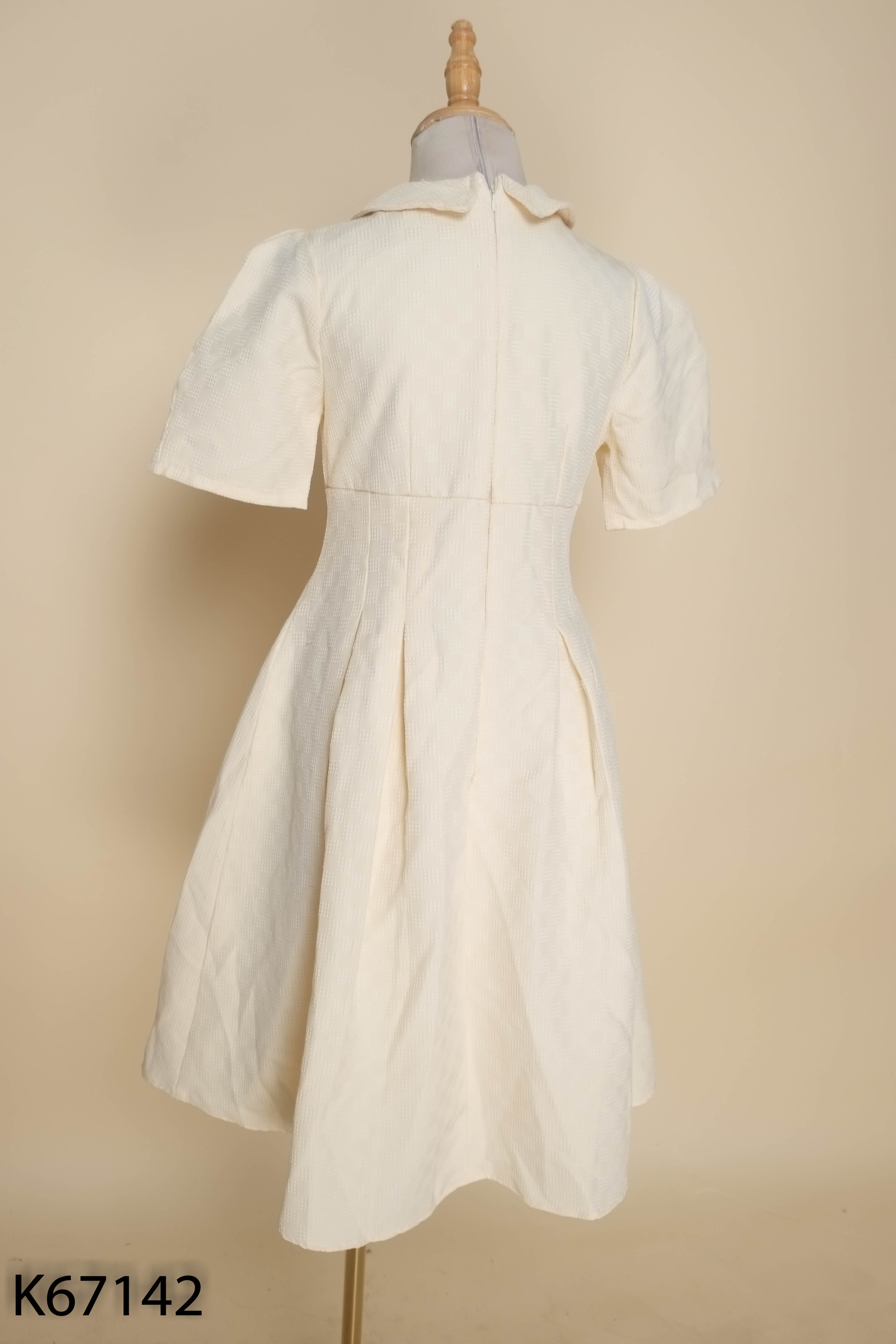 Váy be cổ polo