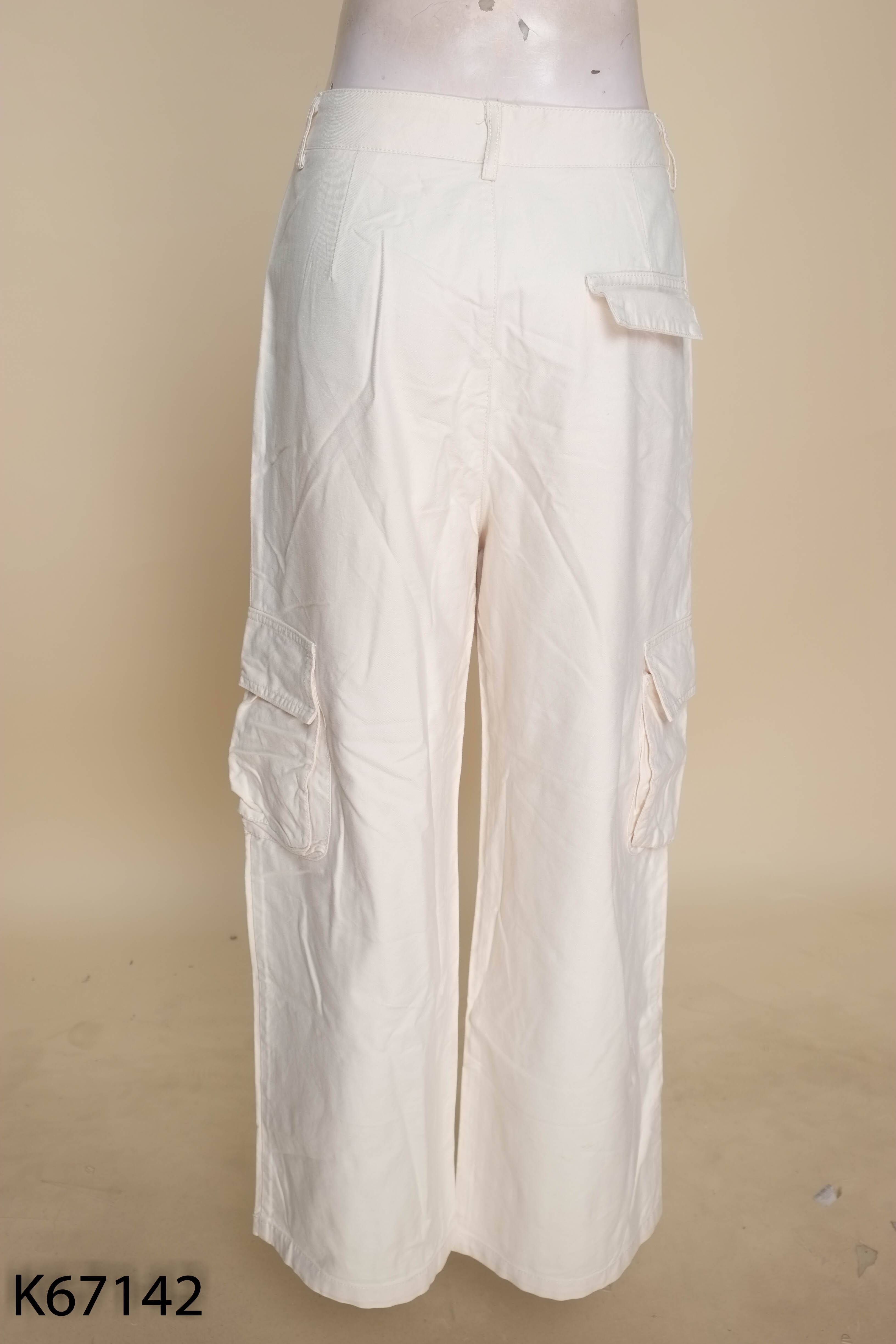 Quần culottes kem túi hộp