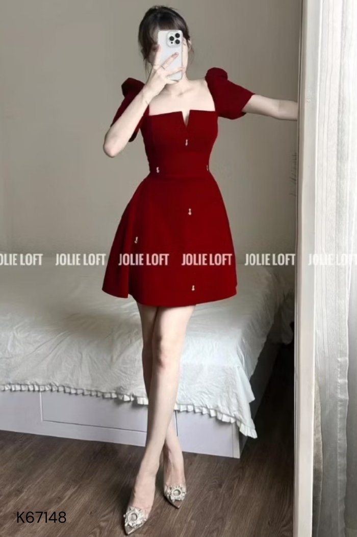 Váy nhung đỏ T'ACHI đính ngọc