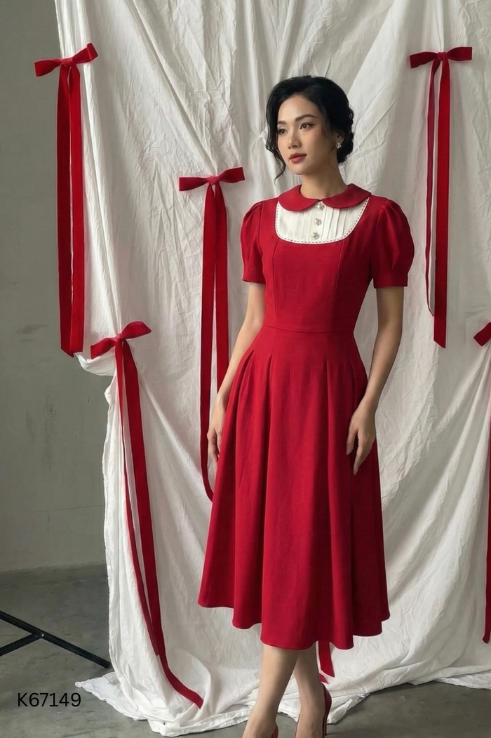 Váy đỏ dài cổ trắng