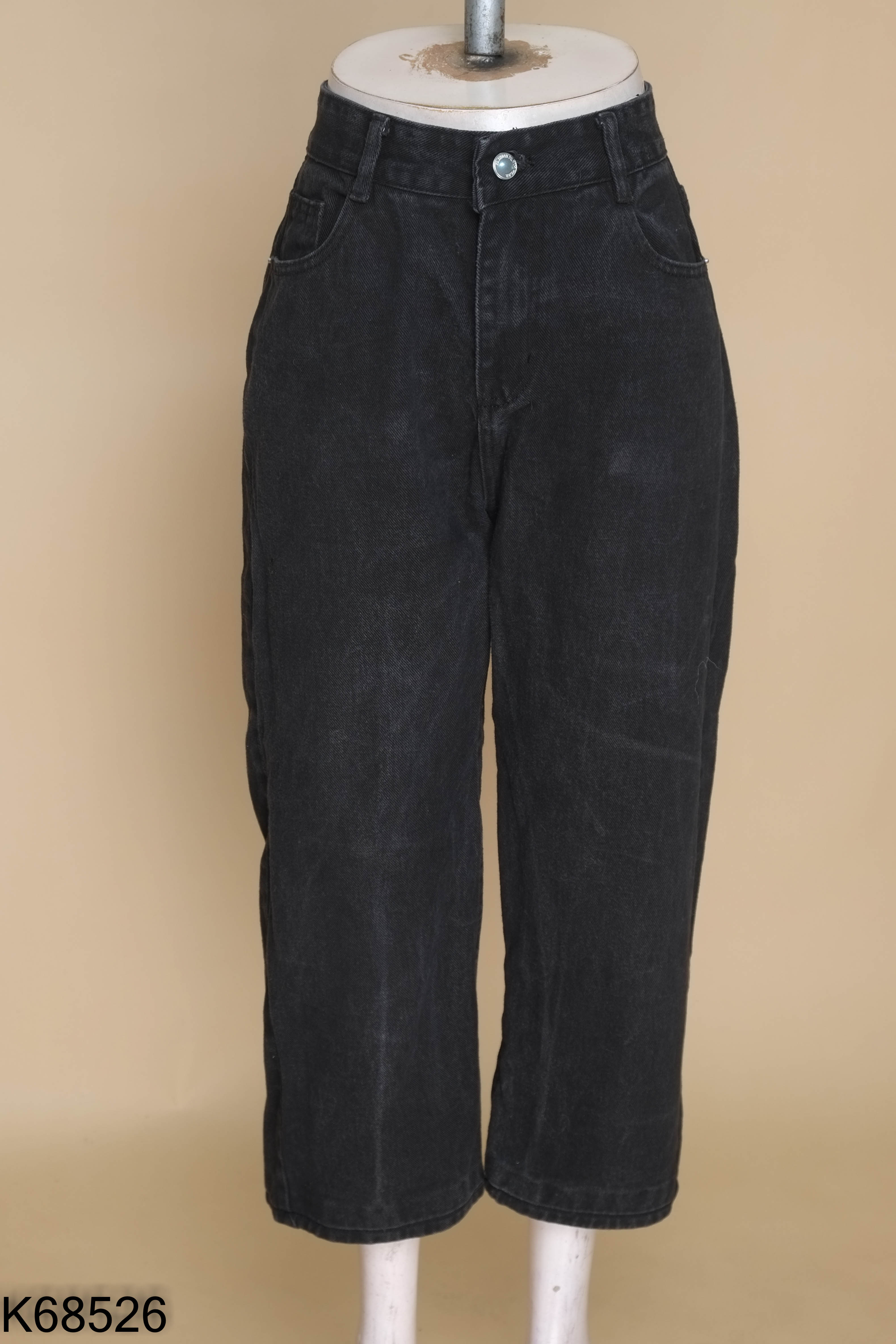 Quần jeans đen suông