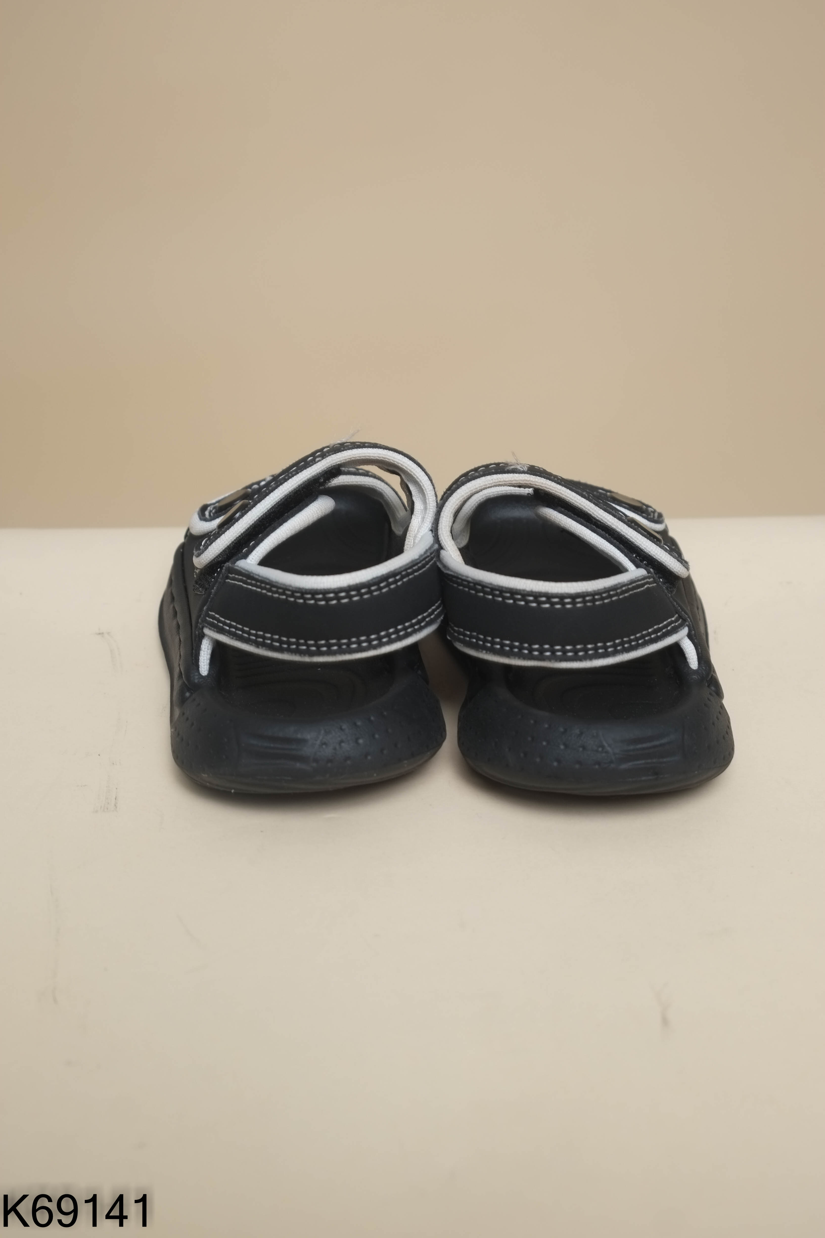 Dép Sandals đen viền trắng
