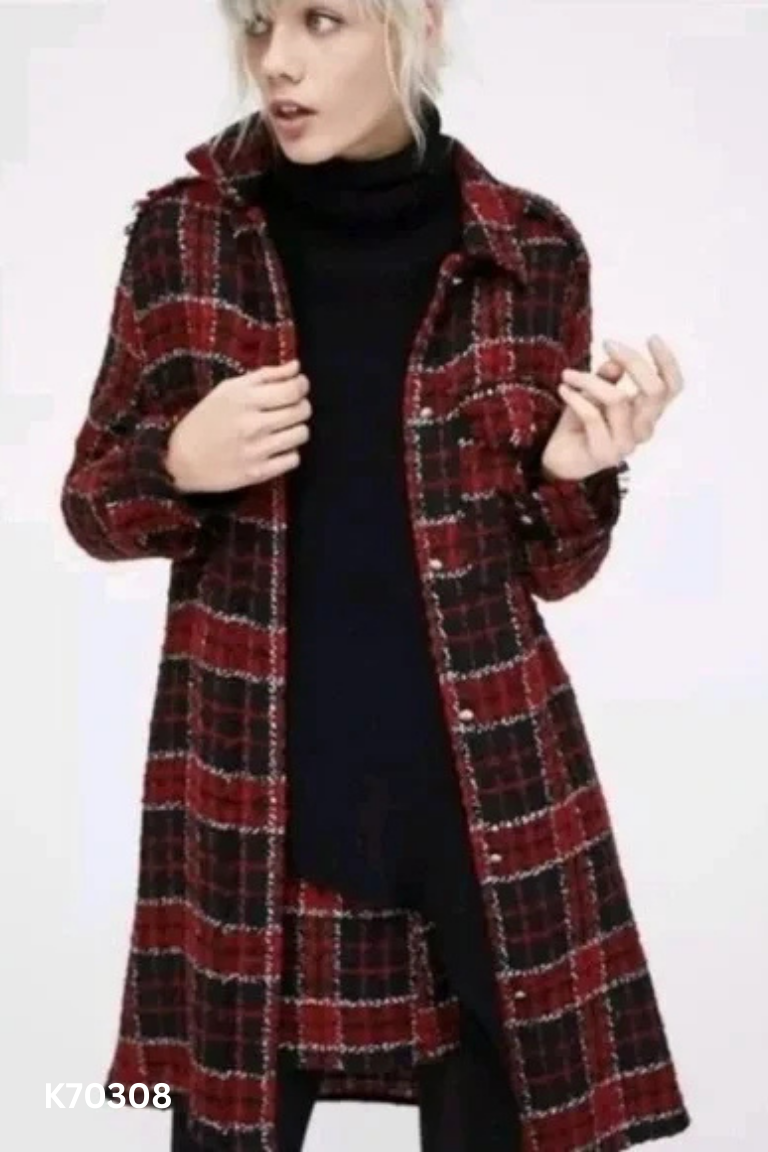 Áo khoác len TRF OUTERWEAR đen phối đỏ