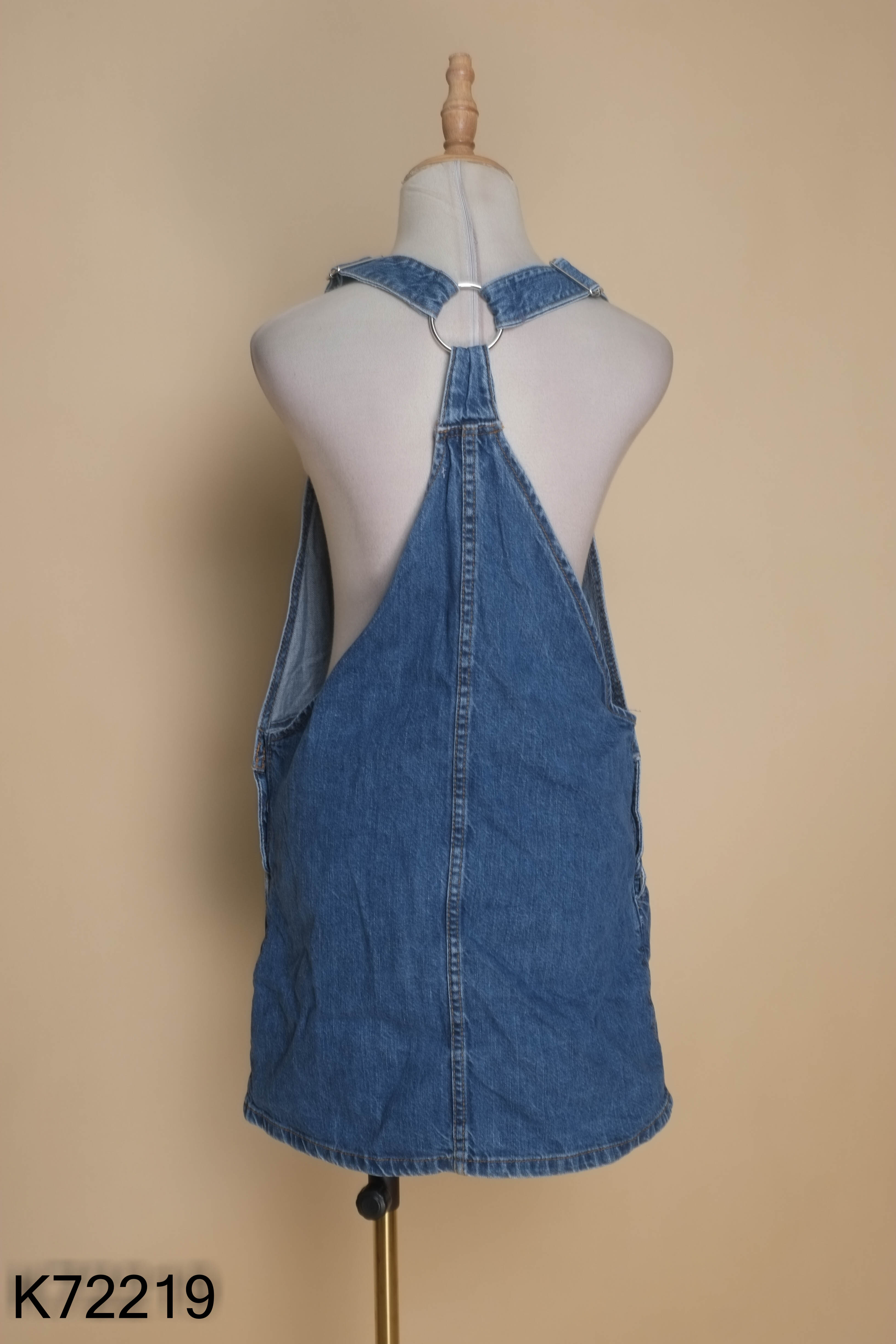 Váy jean MANGO yếm xanh