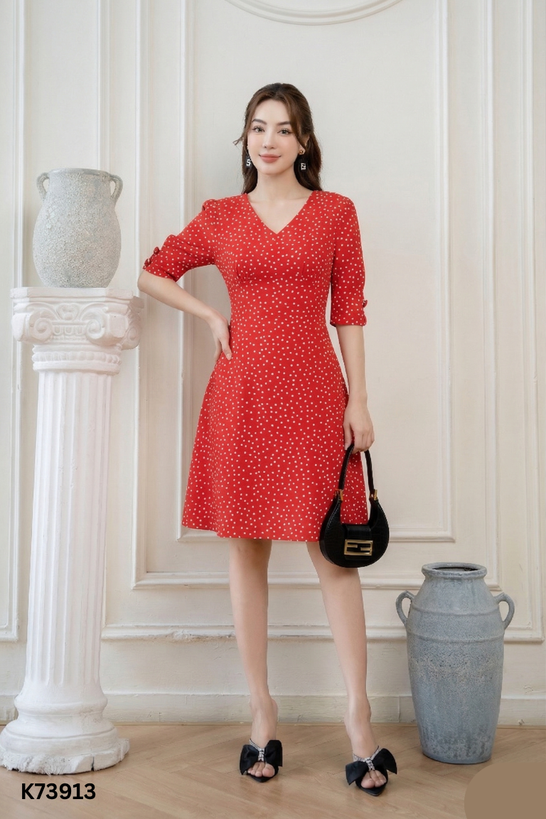 Váy TIIN đỏ chấm bi trắng