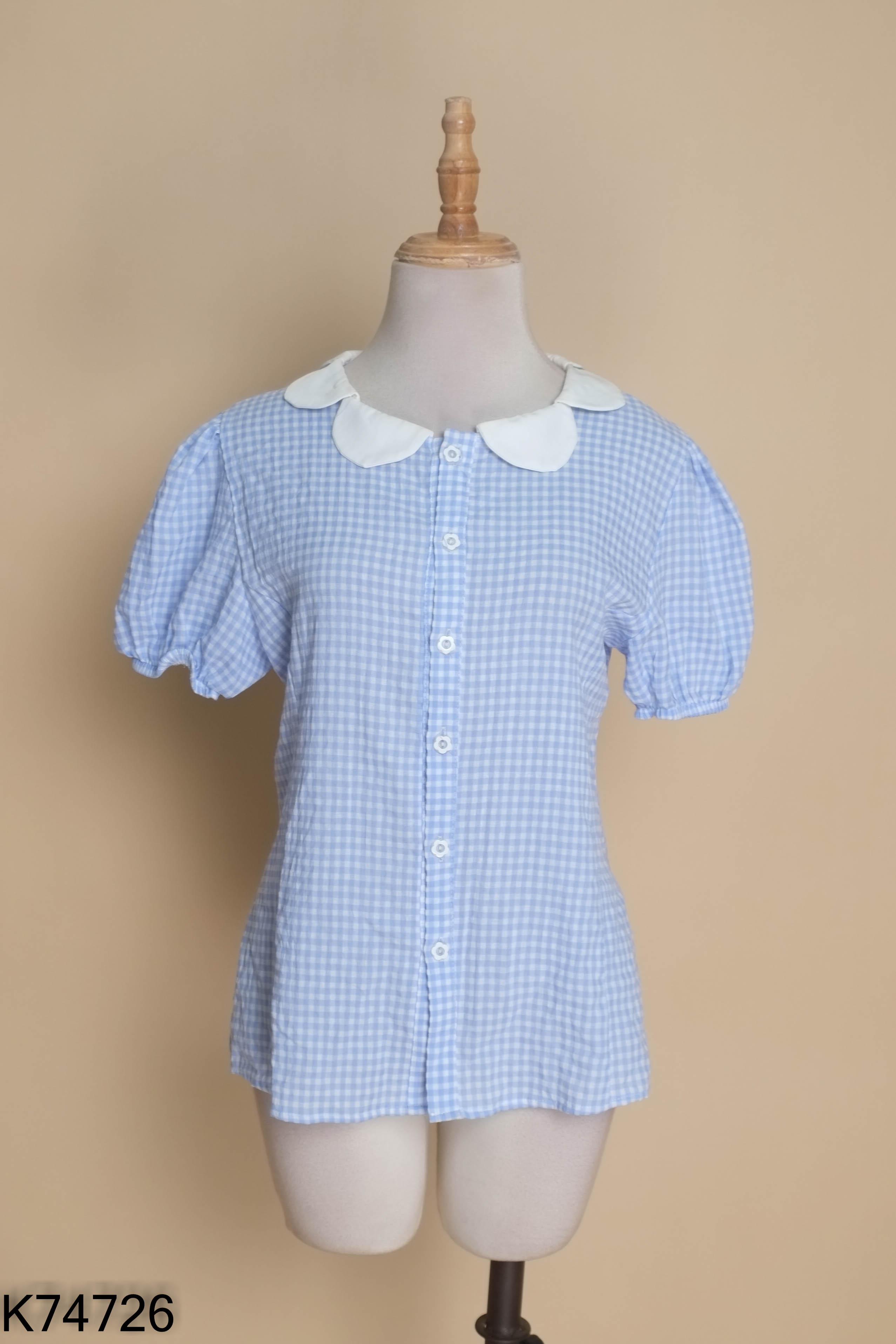 Áo xanh kẻ caro cổ sen