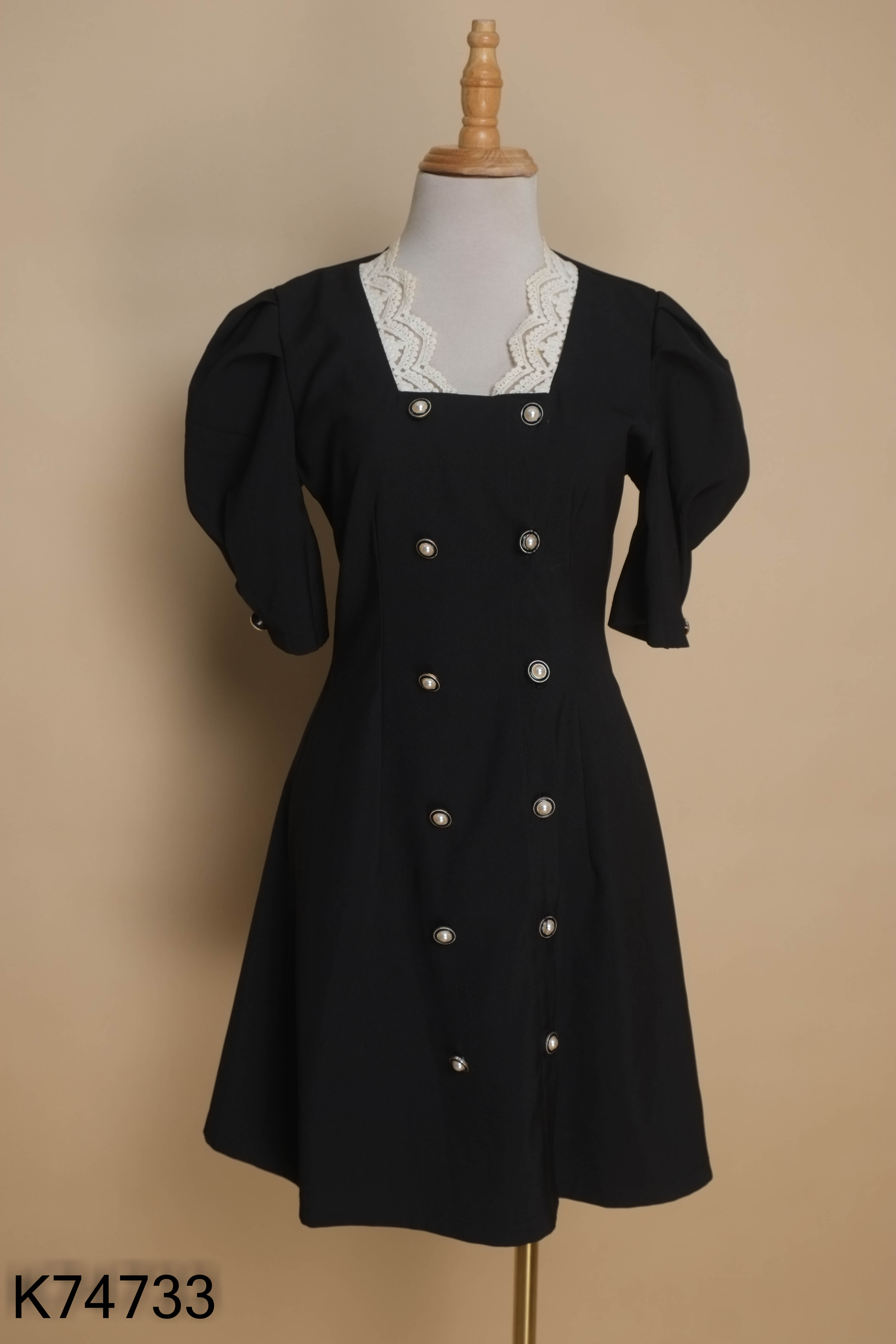 Váy đen cúc ngọc HALI.WEAR