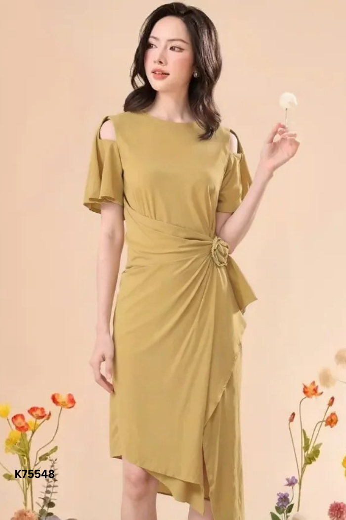 Váy dài xanh rêu đính hoa eo