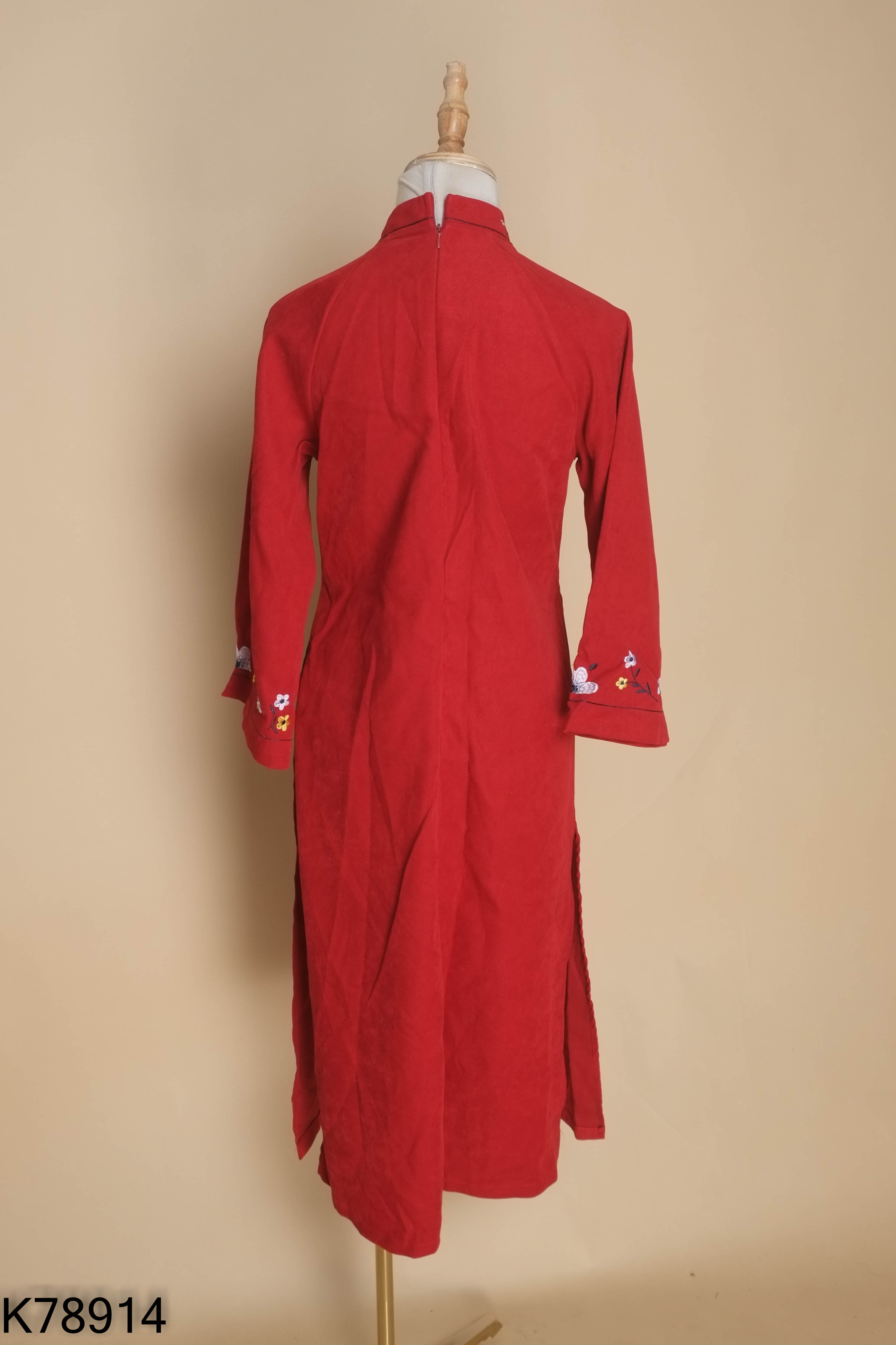 Áo dài đỏ thêu hoa (không quần)
