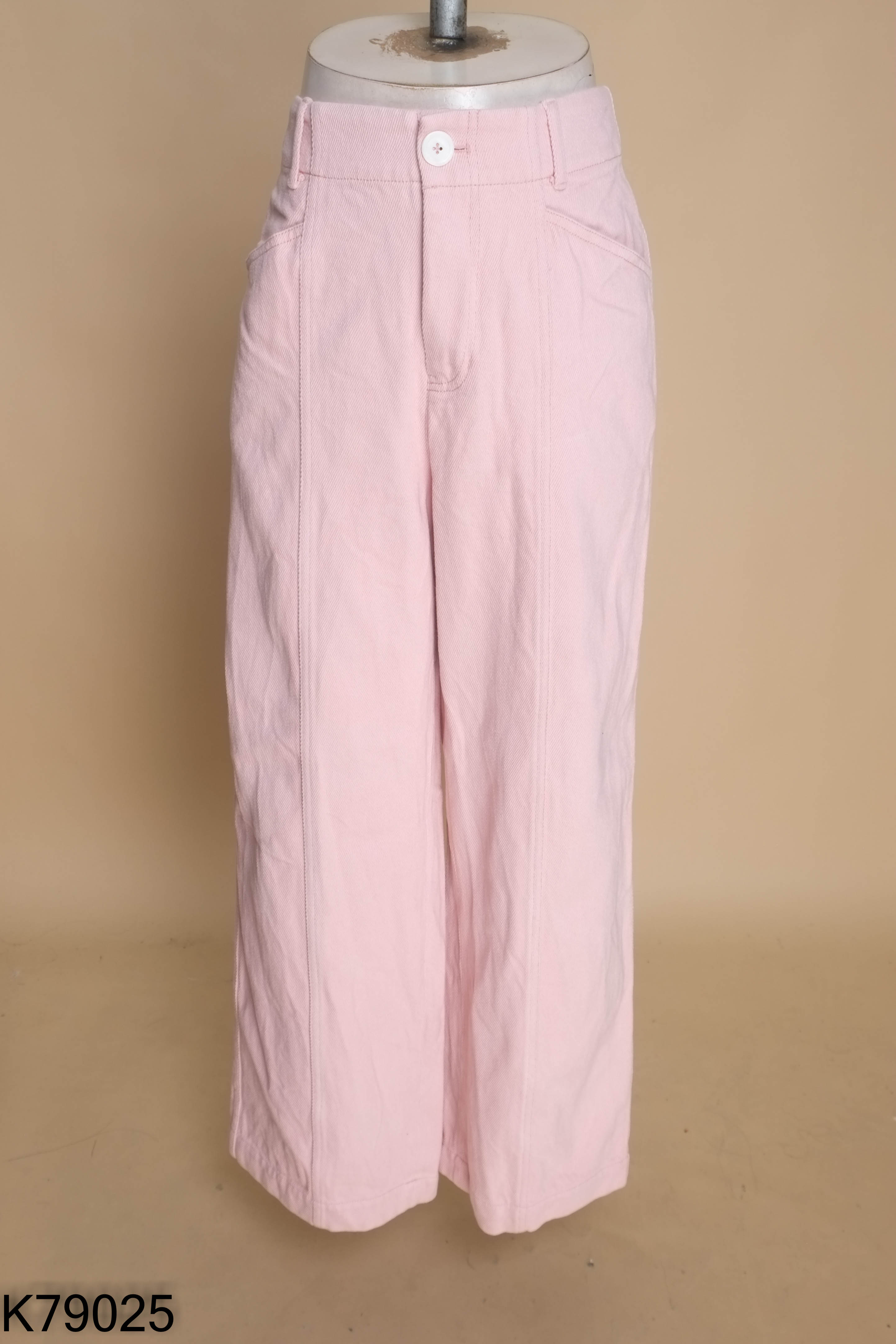 Quần jeans hồng gân giữa