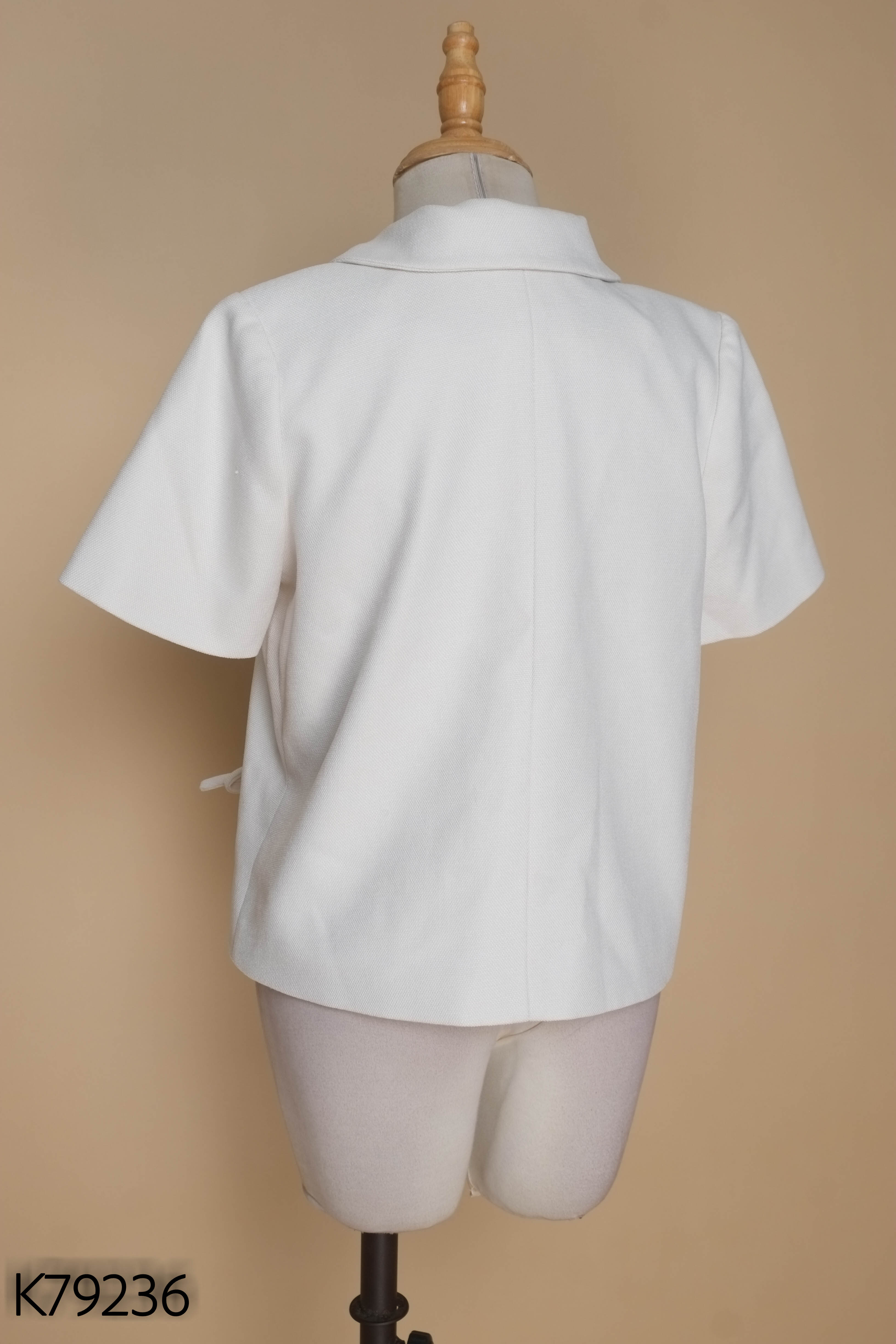 Áo trắng LINLY STORE dáng lửng