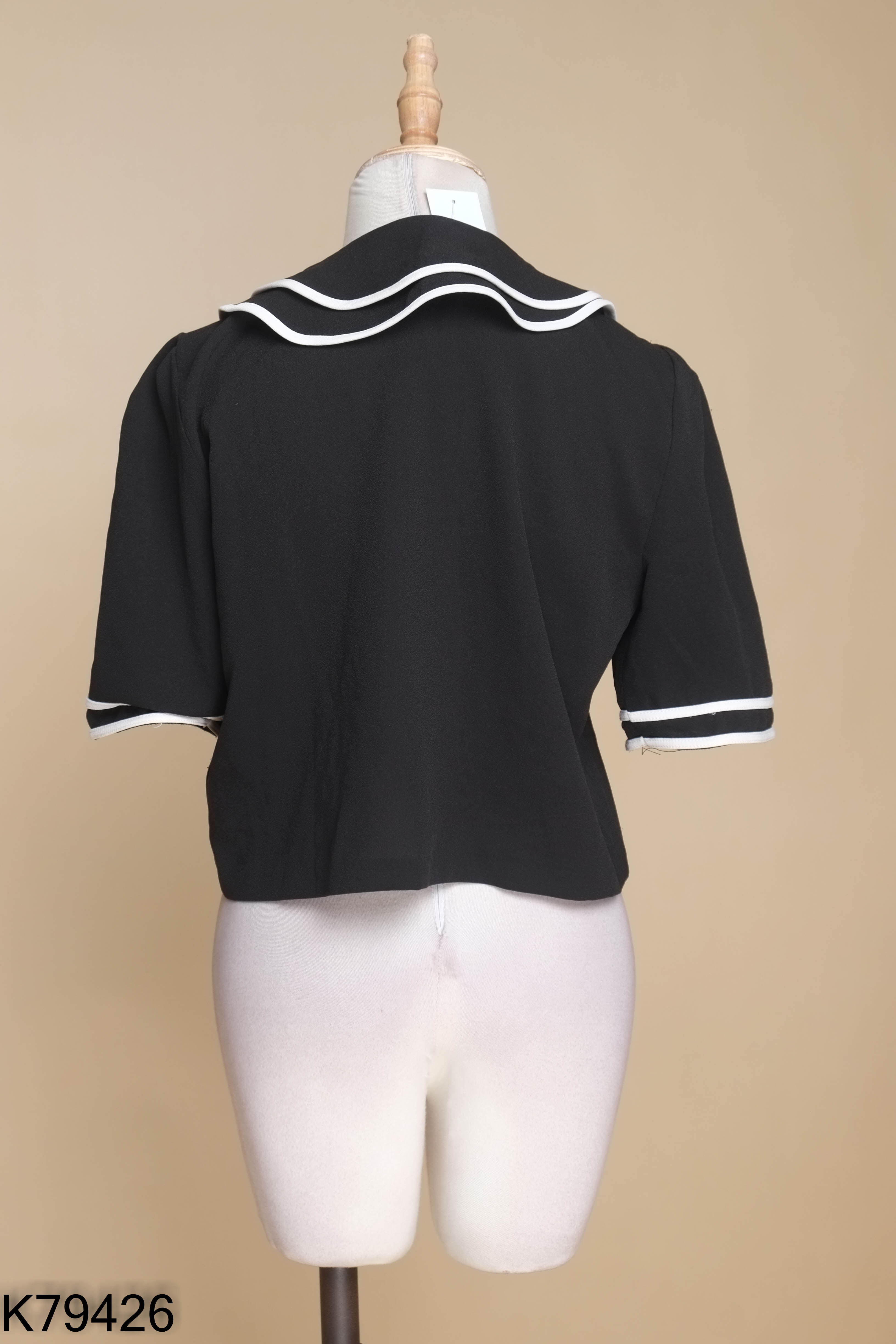 Áo 92 WEAR đen viền trắng