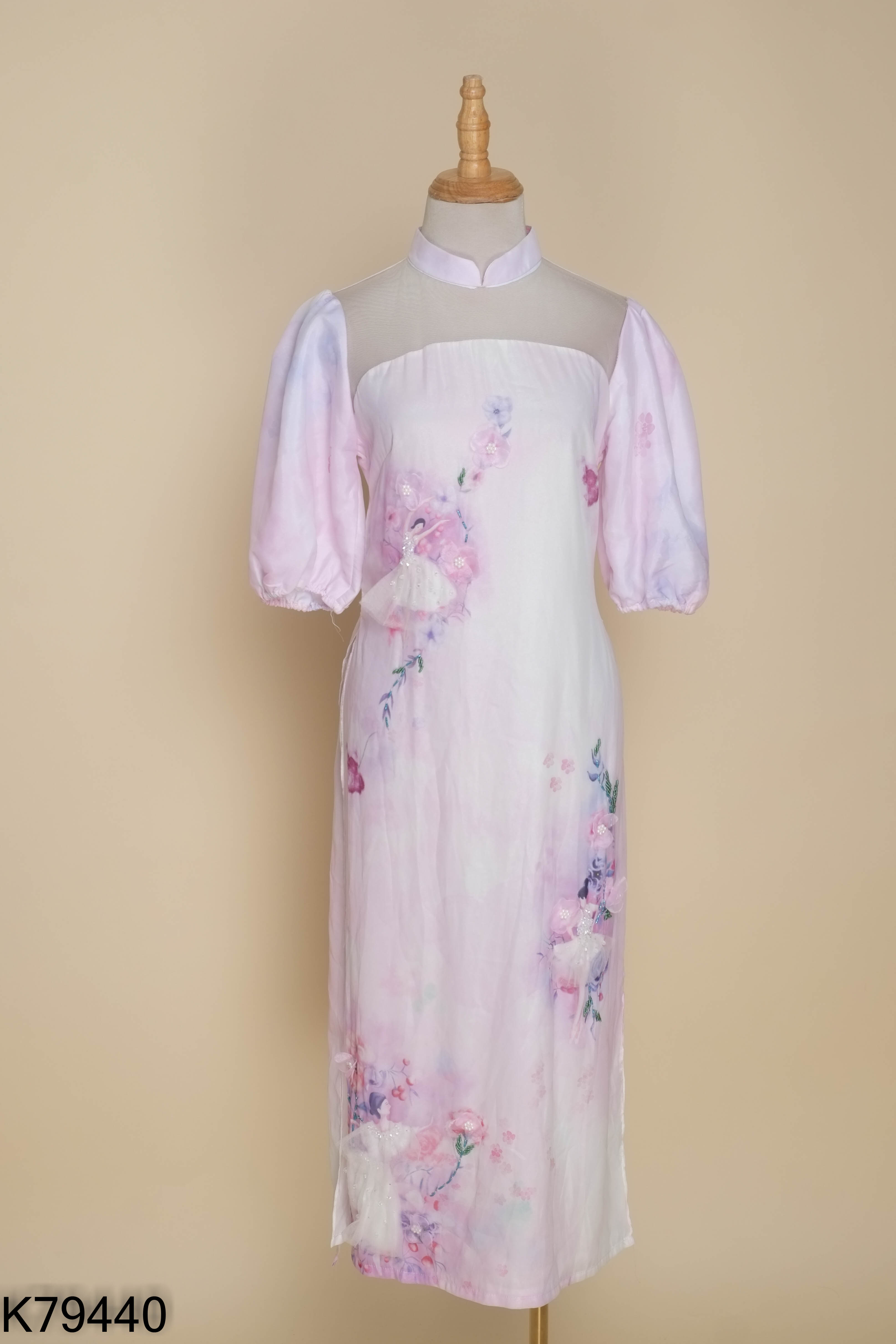 Áo dài hồng đính ngọc