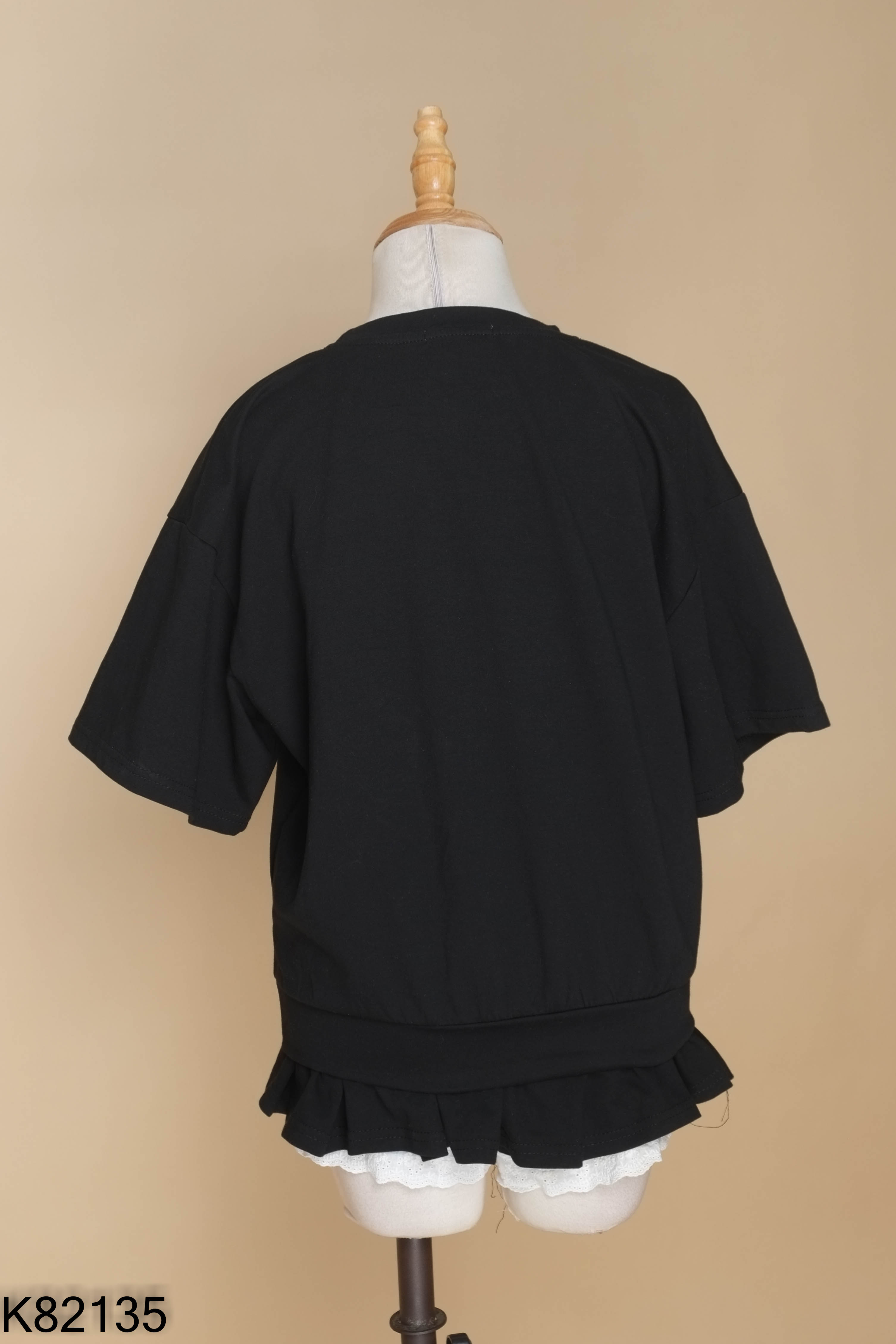 Set Áo đen in chữ + chân váy