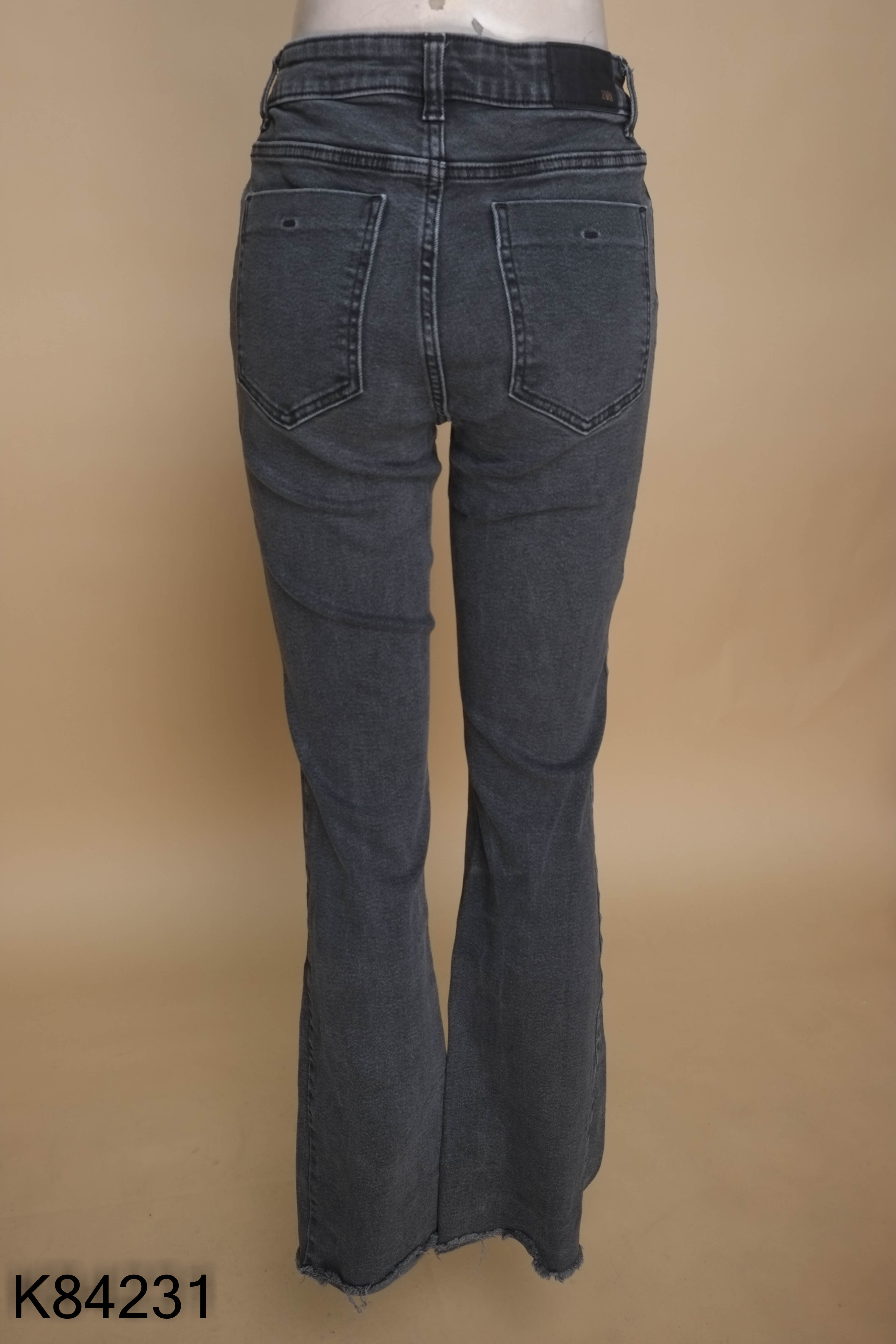 Quần jeans ZARA xám trơn
