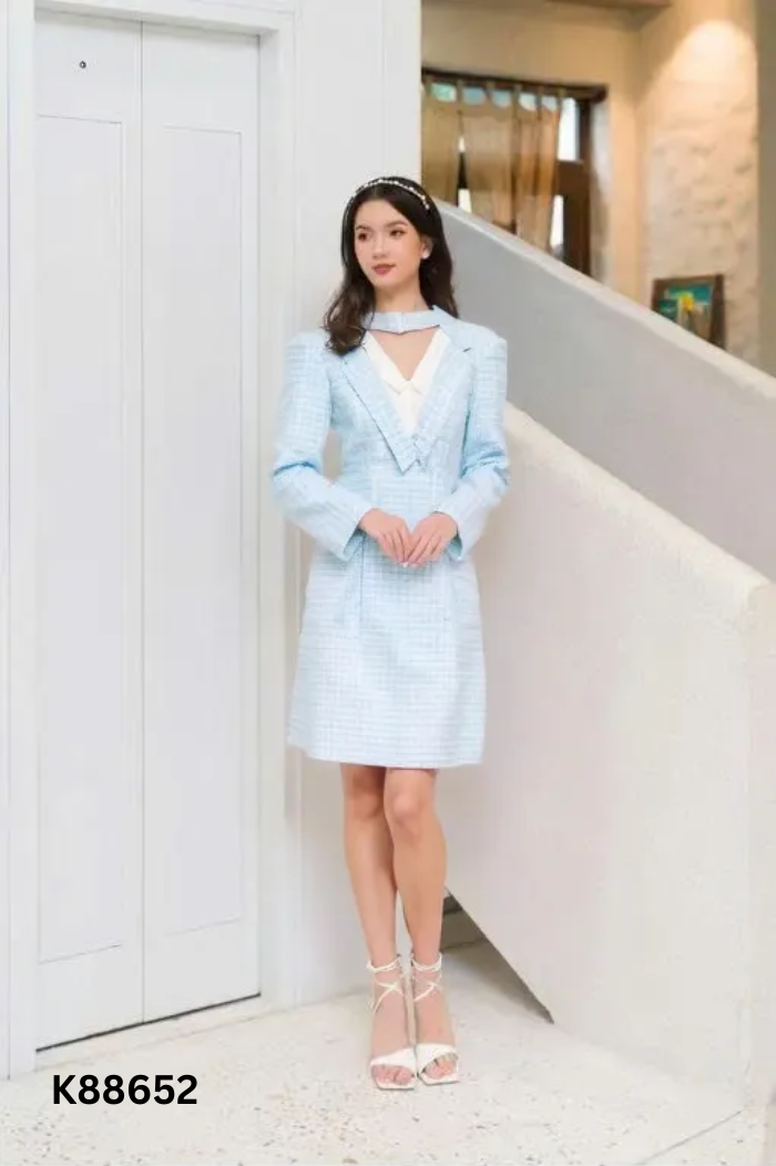 Váy dạ xanh phối cổ trắng