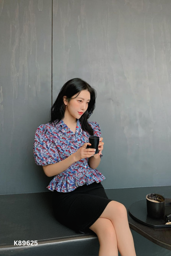 Áo xanh hoa tay phồng