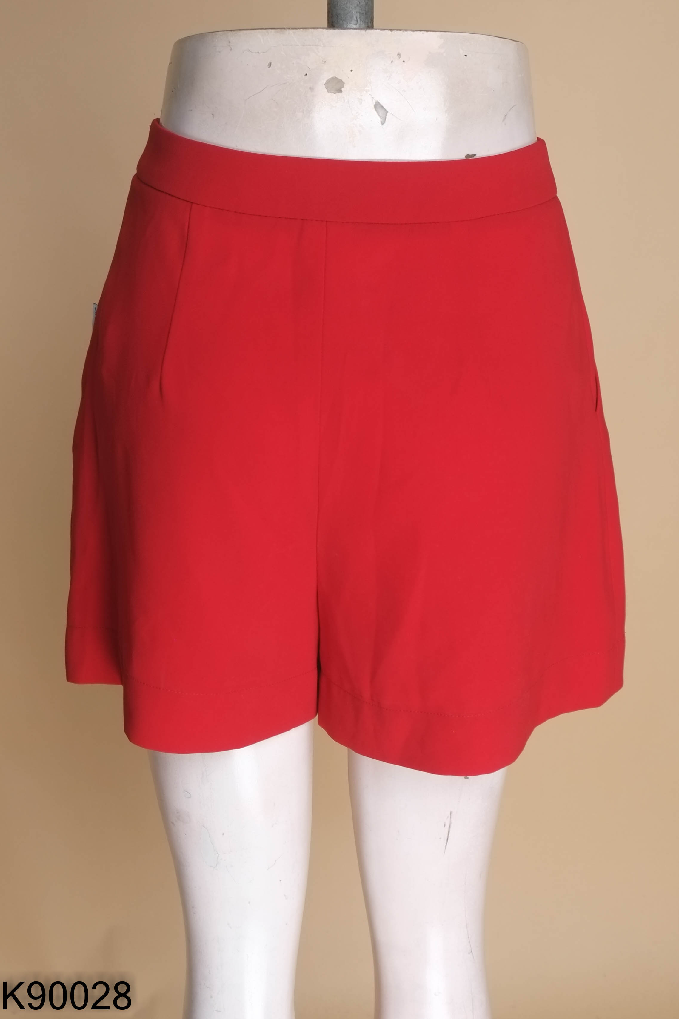 Quần D.CHIC shorts vải đỏ