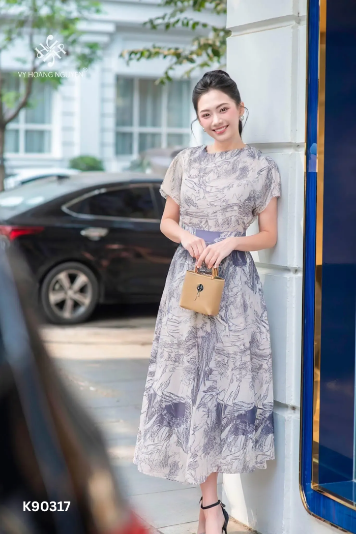 Váy VY HOANG NGUYEN be họa tiết xám