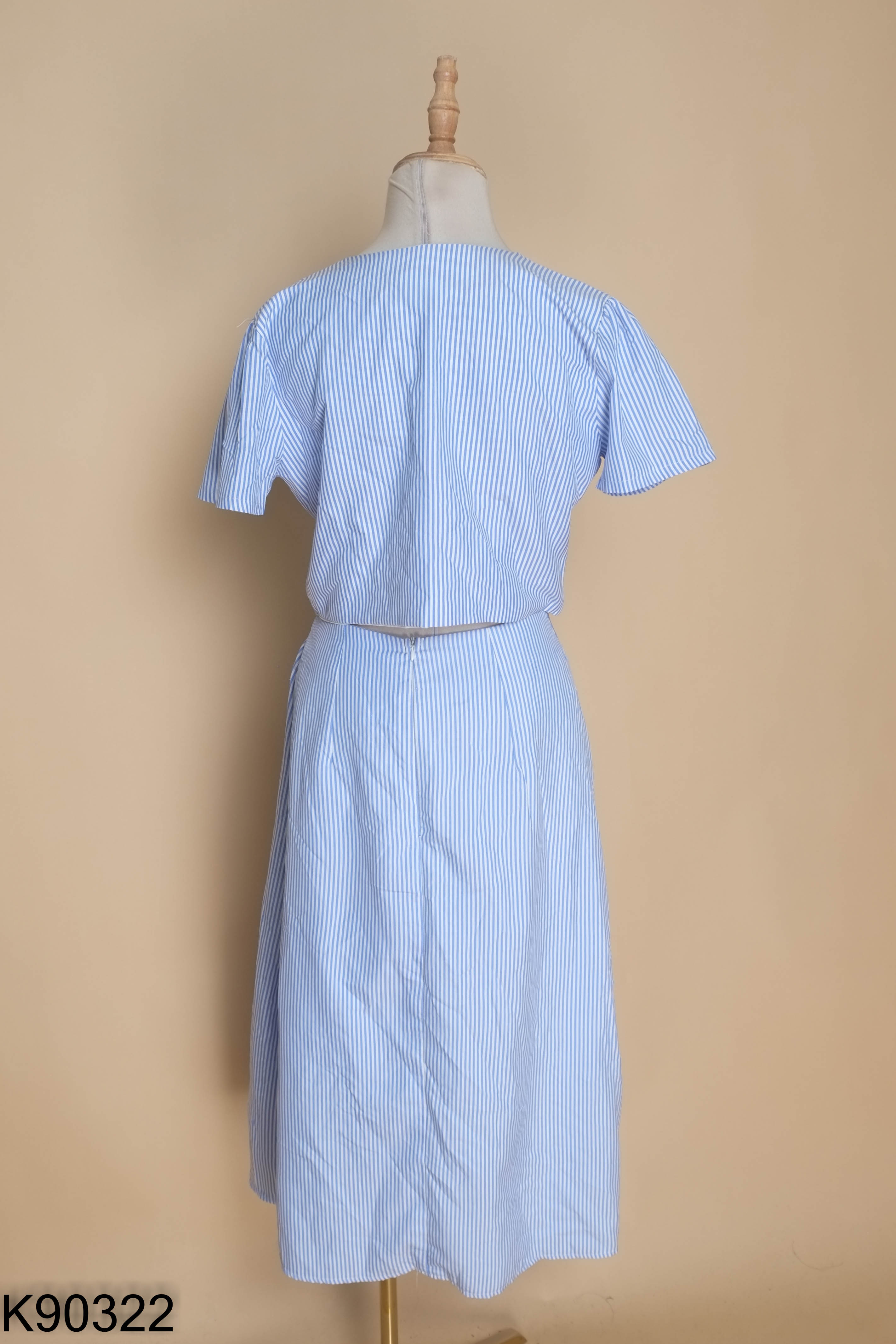Set xanh sọc trắng áo kiểu + chân váy
