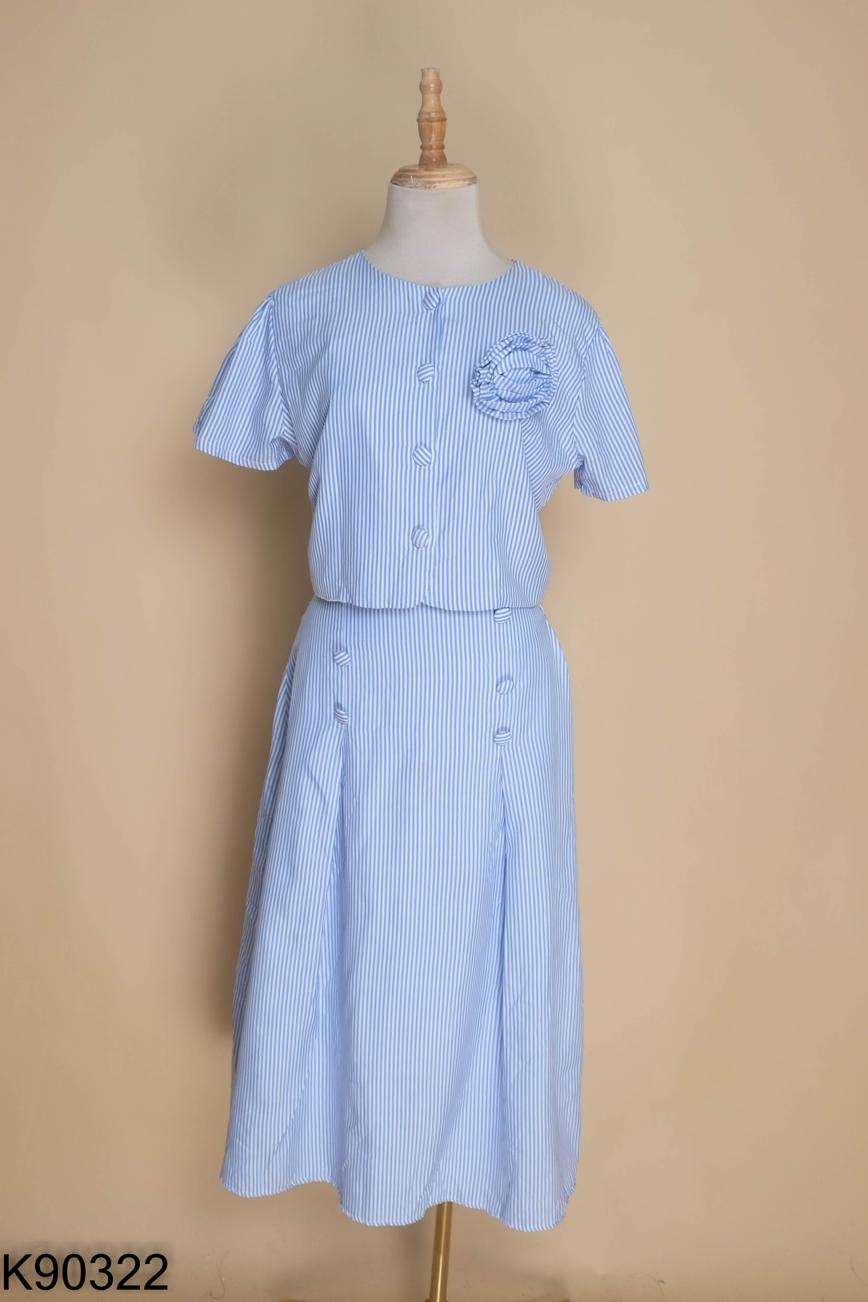 Set xanh sọc trắng áo kiểu + chân váy