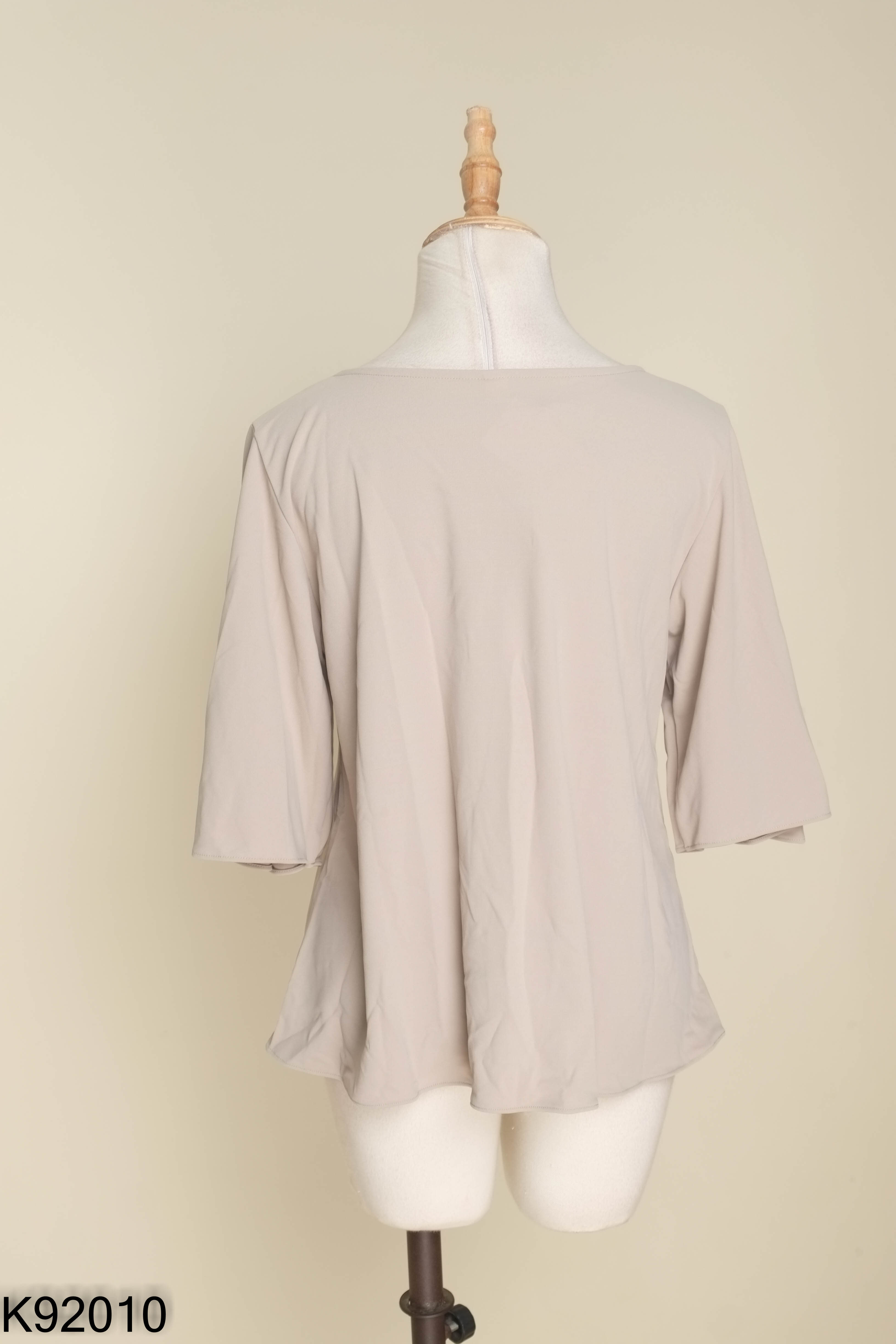 NEWTAG Áo thun be UNIQLO trơn