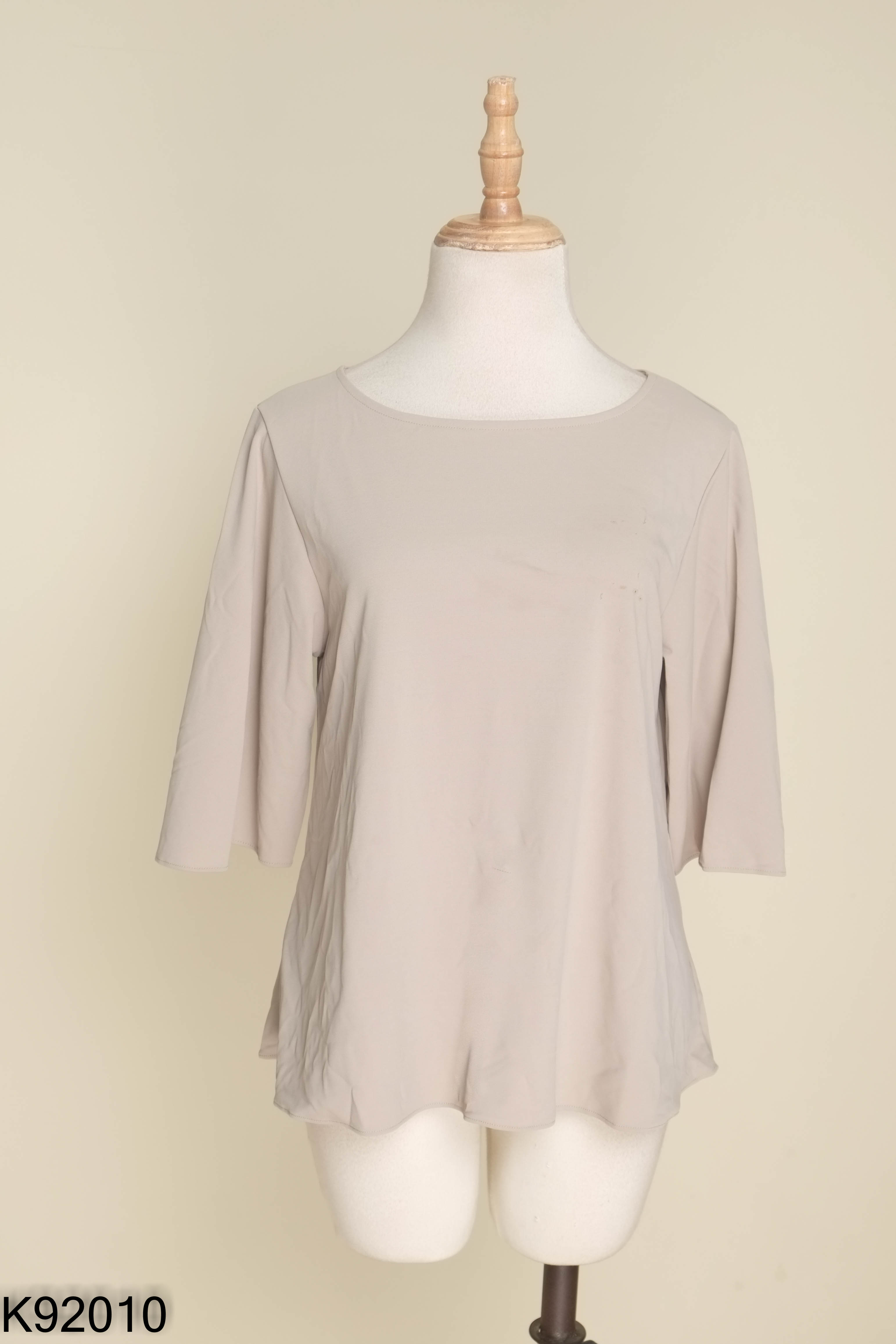 NEWTAG Áo thun be UNIQLO trơn