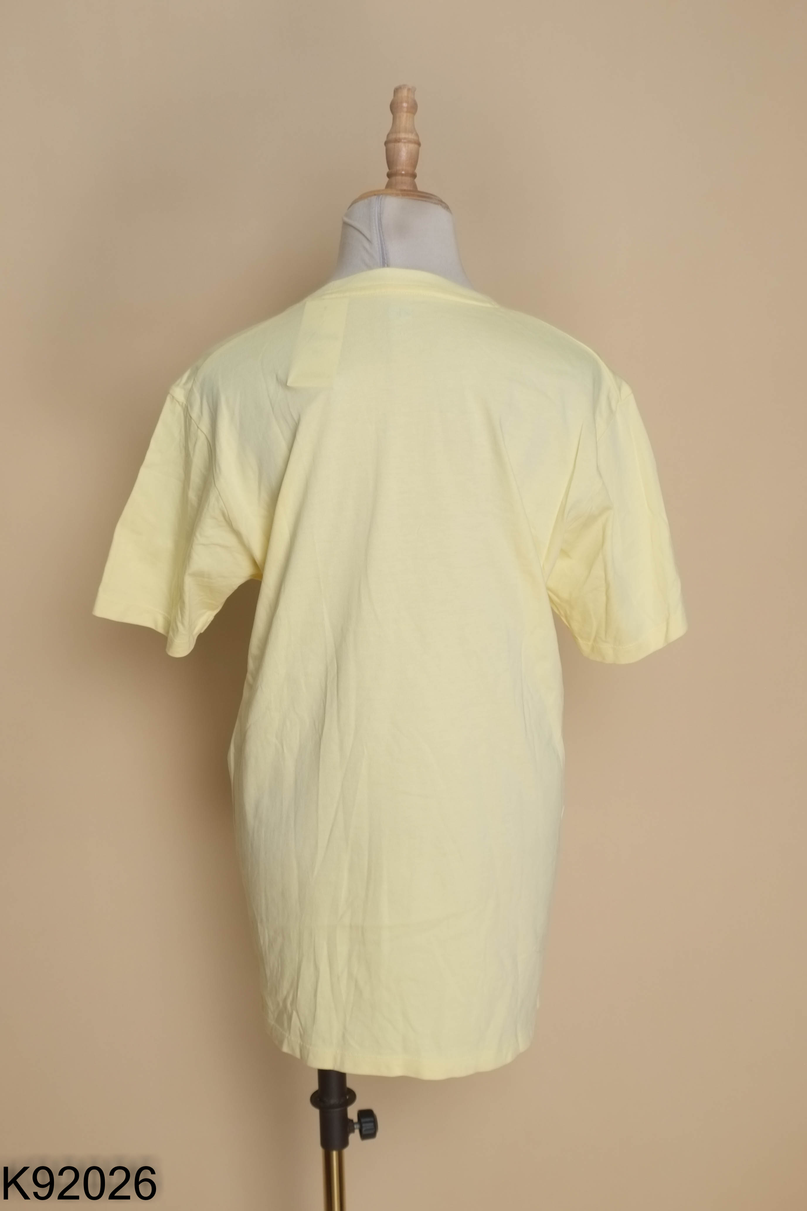 Áo thun UNIQLO vàng trơn