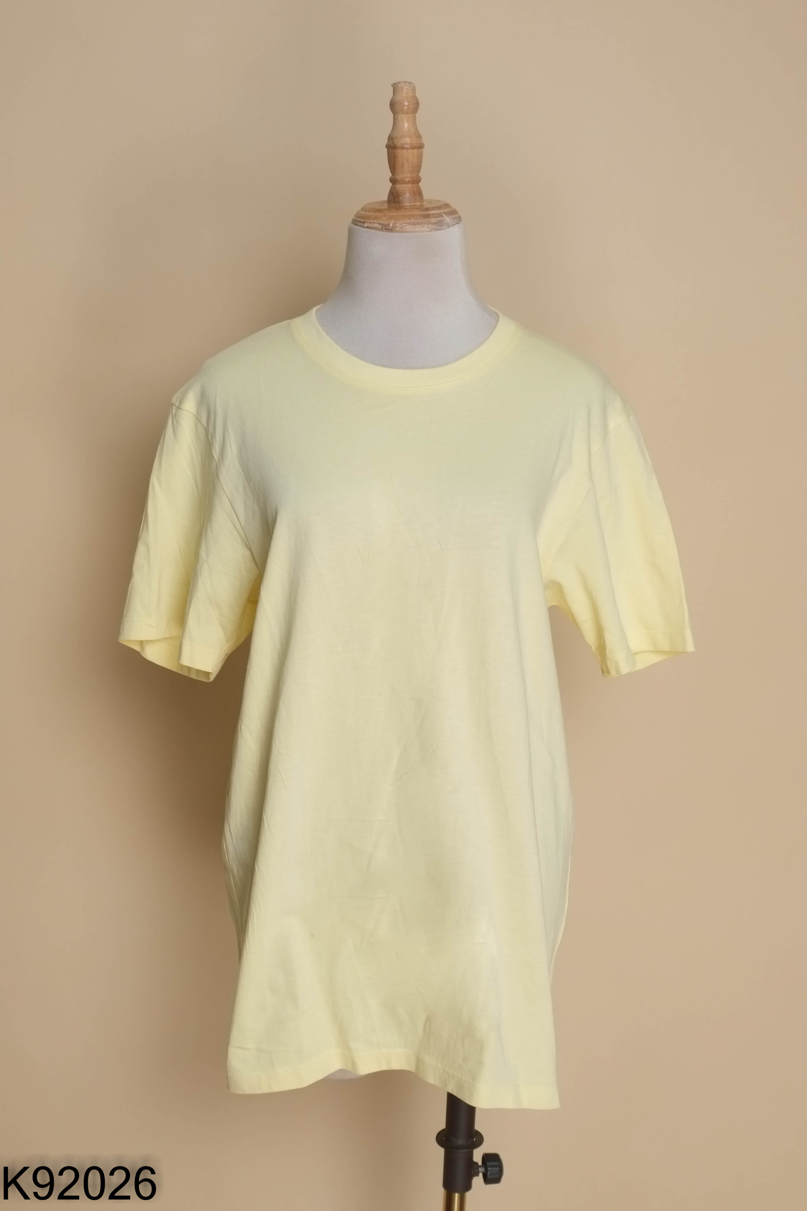 Áo thun UNIQLO vàng trơn