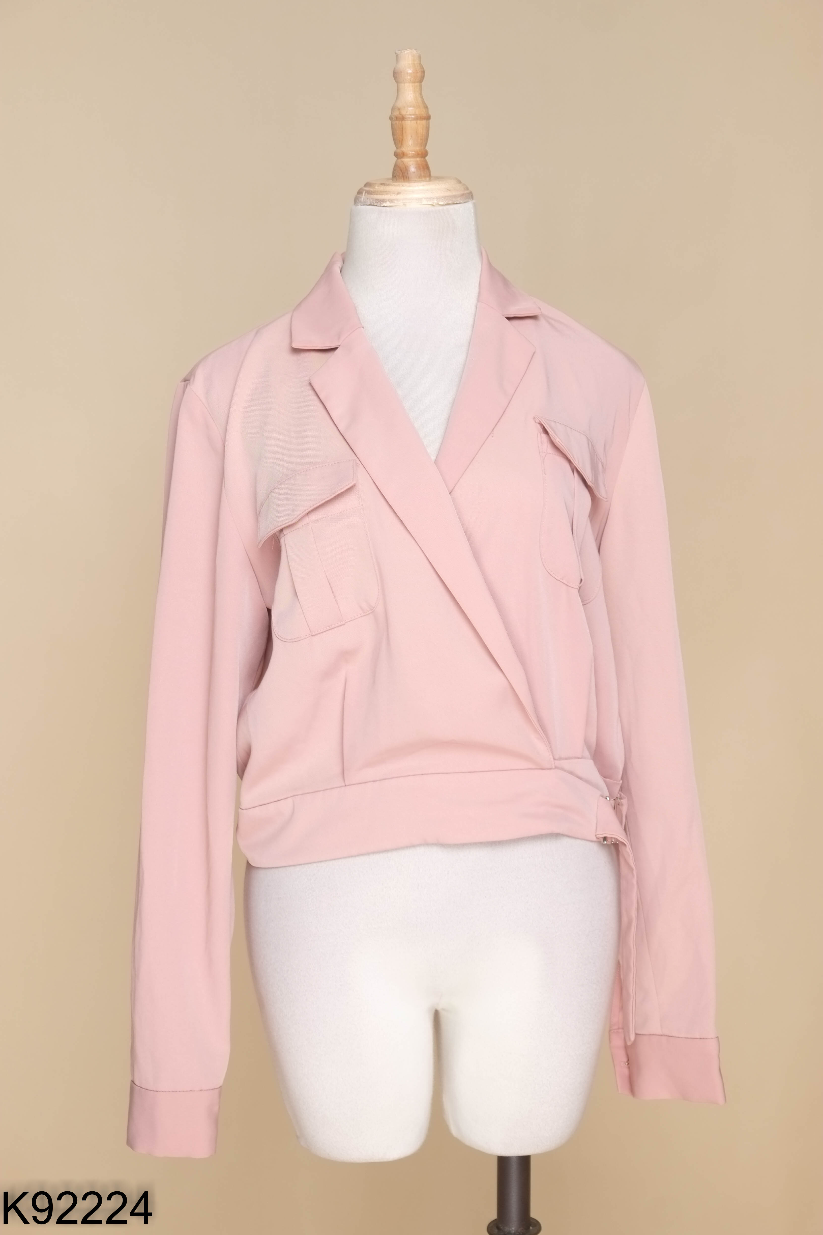 Áo IVY MODA hồng cổ vest